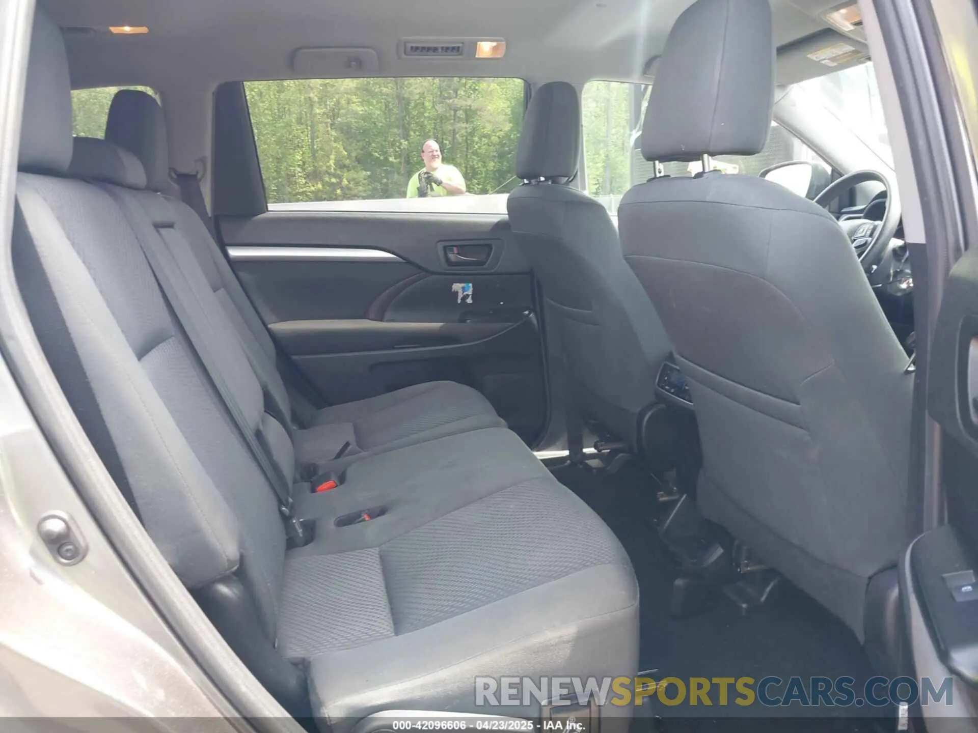 8 Фотография поврежденного автомобиля 5TDZZRFH6KS319028 TOYOTA HIGHLANDER 2019