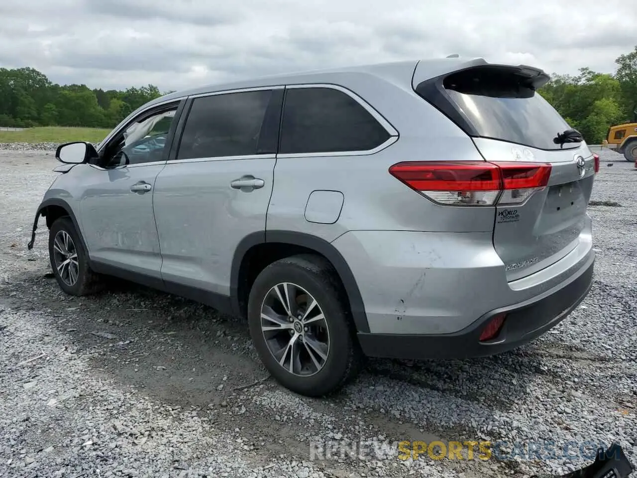 2 Photograph of a damaged car 5TDZZRFH6KS323970 TOYOTA HIGHLANDER 2019