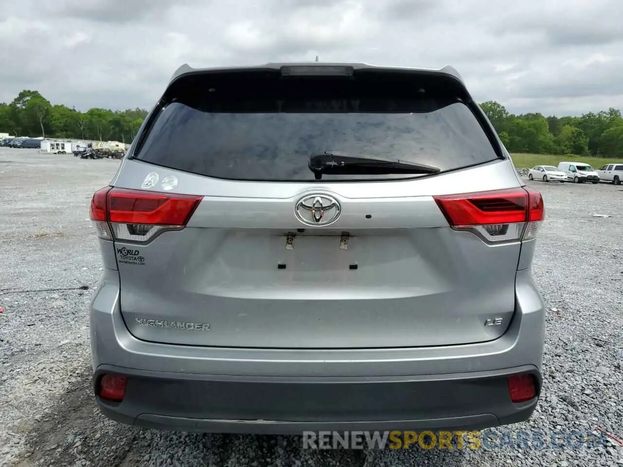 6 Photograph of a damaged car 5TDZZRFH6KS323970 TOYOTA HIGHLANDER 2019