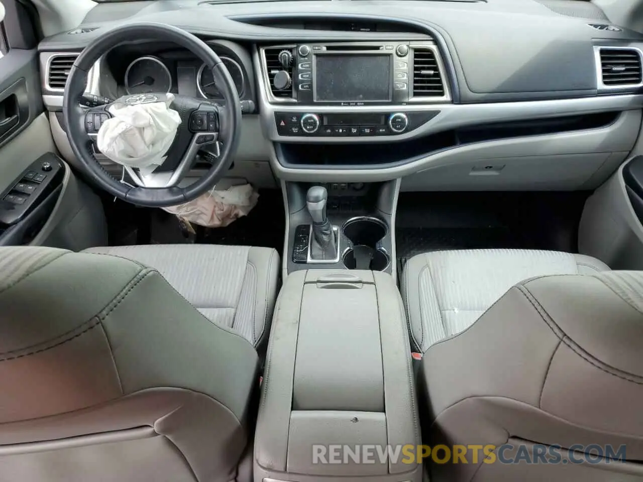 8 Photograph of a damaged car 5TDZZRFH6KS323970 TOYOTA HIGHLANDER 2019