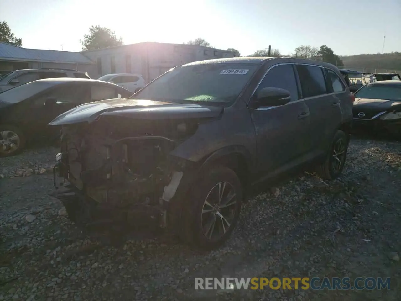 1 Photograph of a damaged car 5TDZZRFH6KS353633 TOYOTA HIGHLANDER 2019