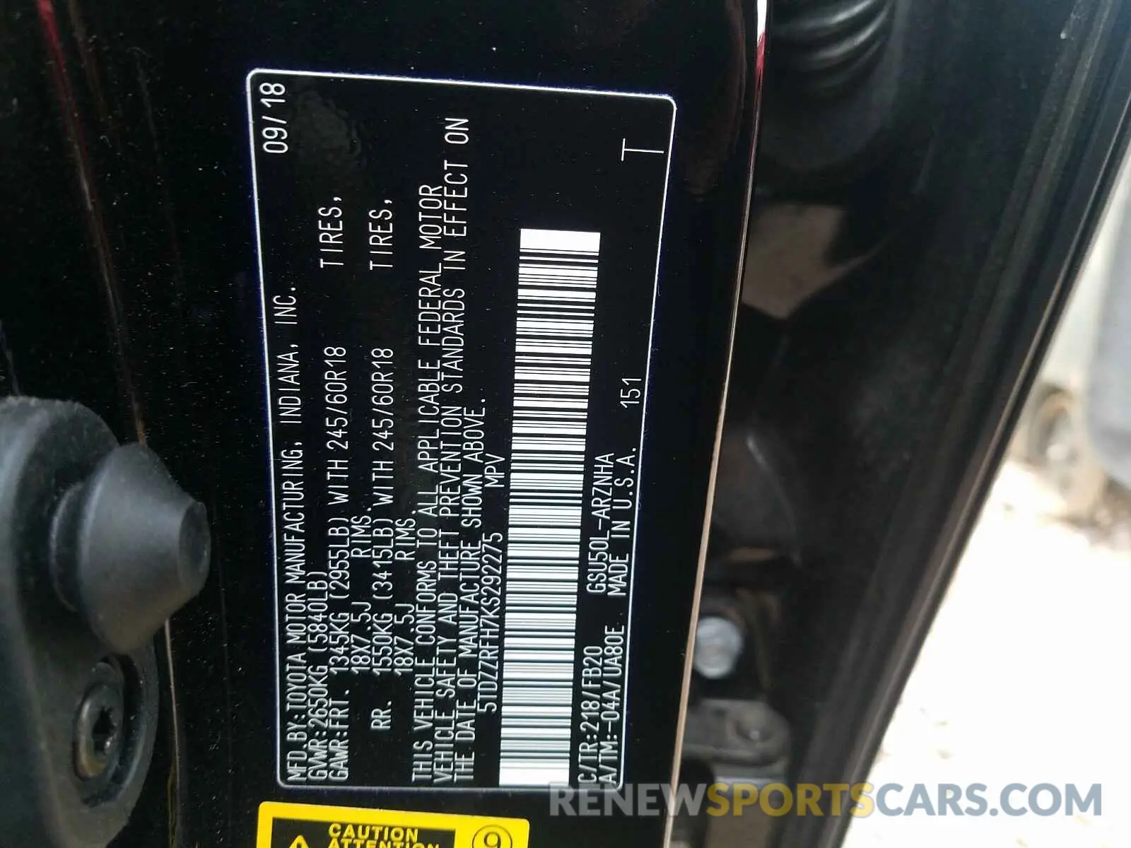 10 Photograph of a damaged car 5TDZZRFH7KS292275 TOYOTA HIGHLANDER 2019