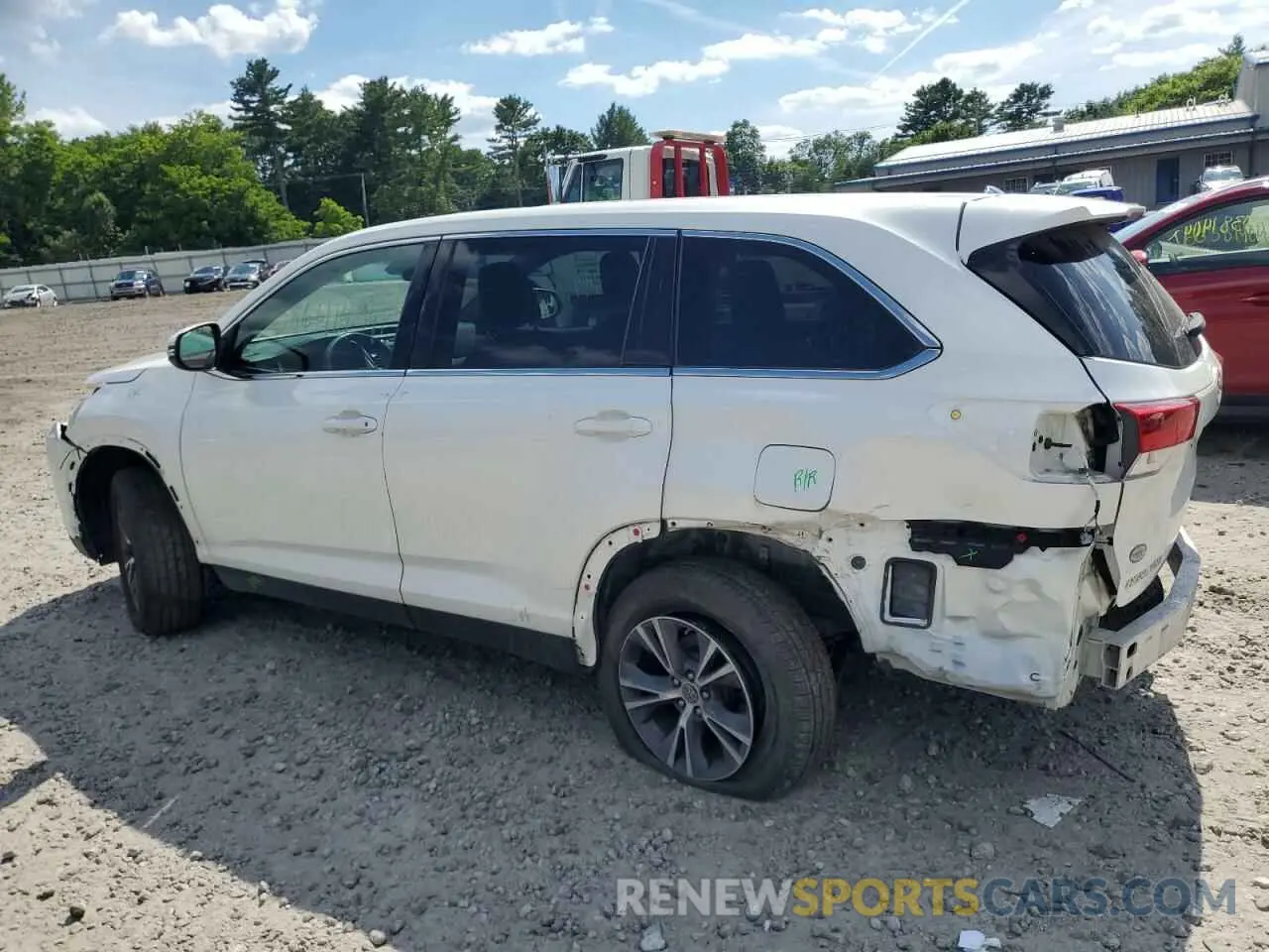 2 Photograph of a damaged car 5TDZZRFH7KS296813 TOYOTA HIGHLANDER 2019