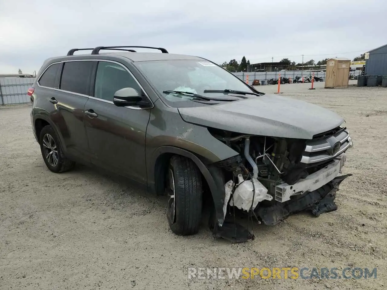 4 Photograph of a damaged car 5TDZZRFH7KS320351 TOYOTA HIGHLANDER 2019