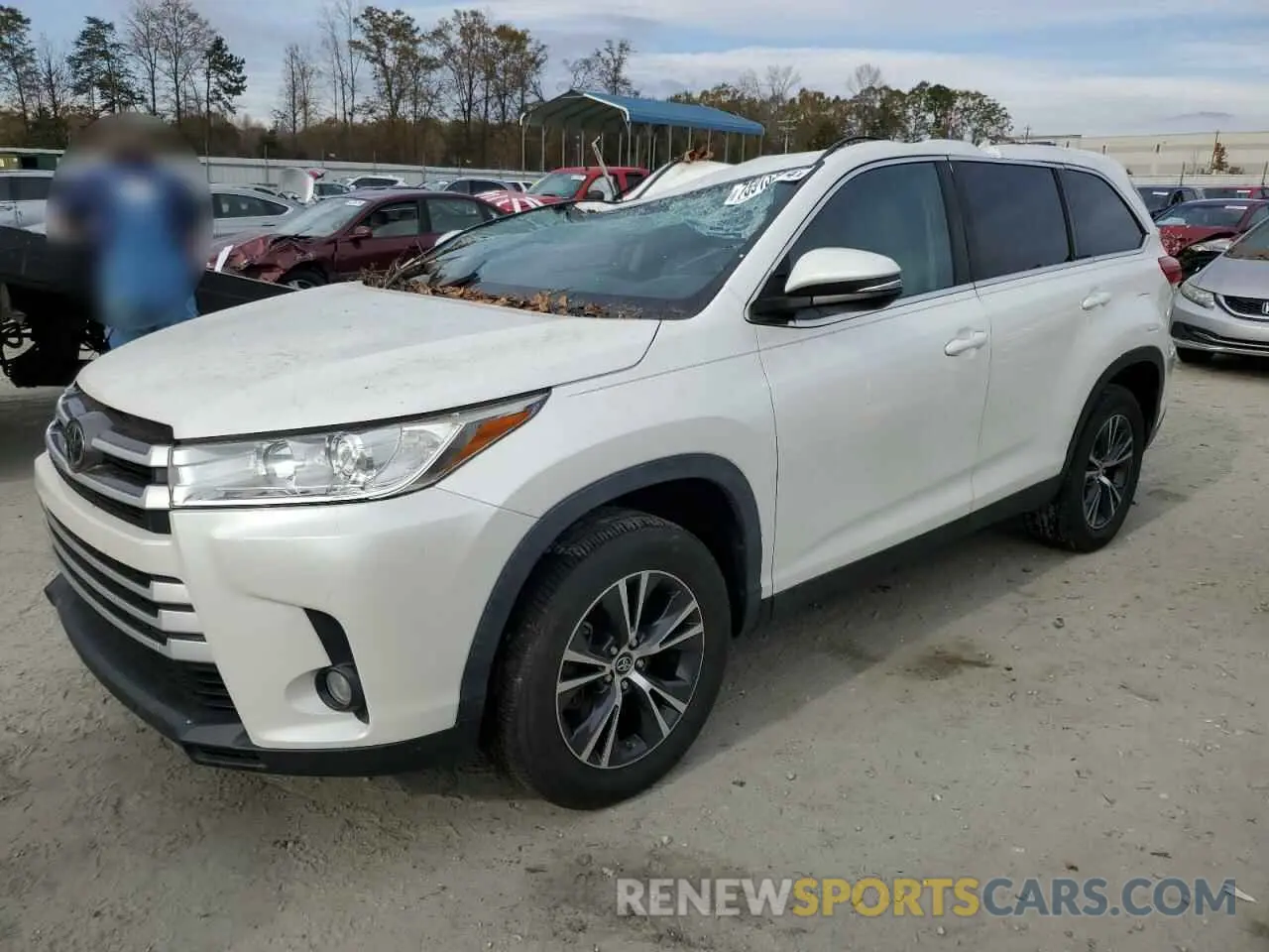 1 Photograph of a damaged car 5TDZZRFH7KS356167 TOYOTA HIGHLANDER 2019