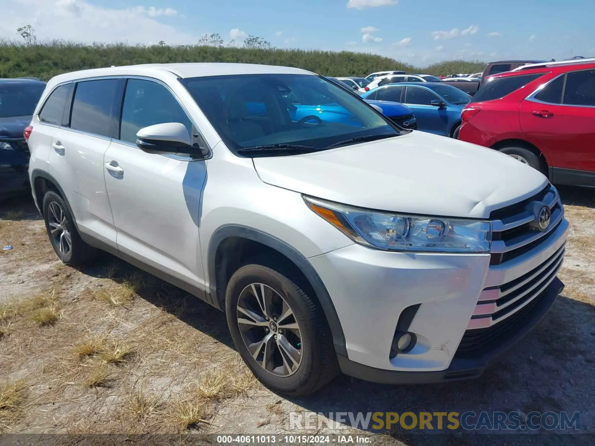 1 Photograph of a damaged car 5TDZZRFH7KS357237 TOYOTA HIGHLANDER 2019