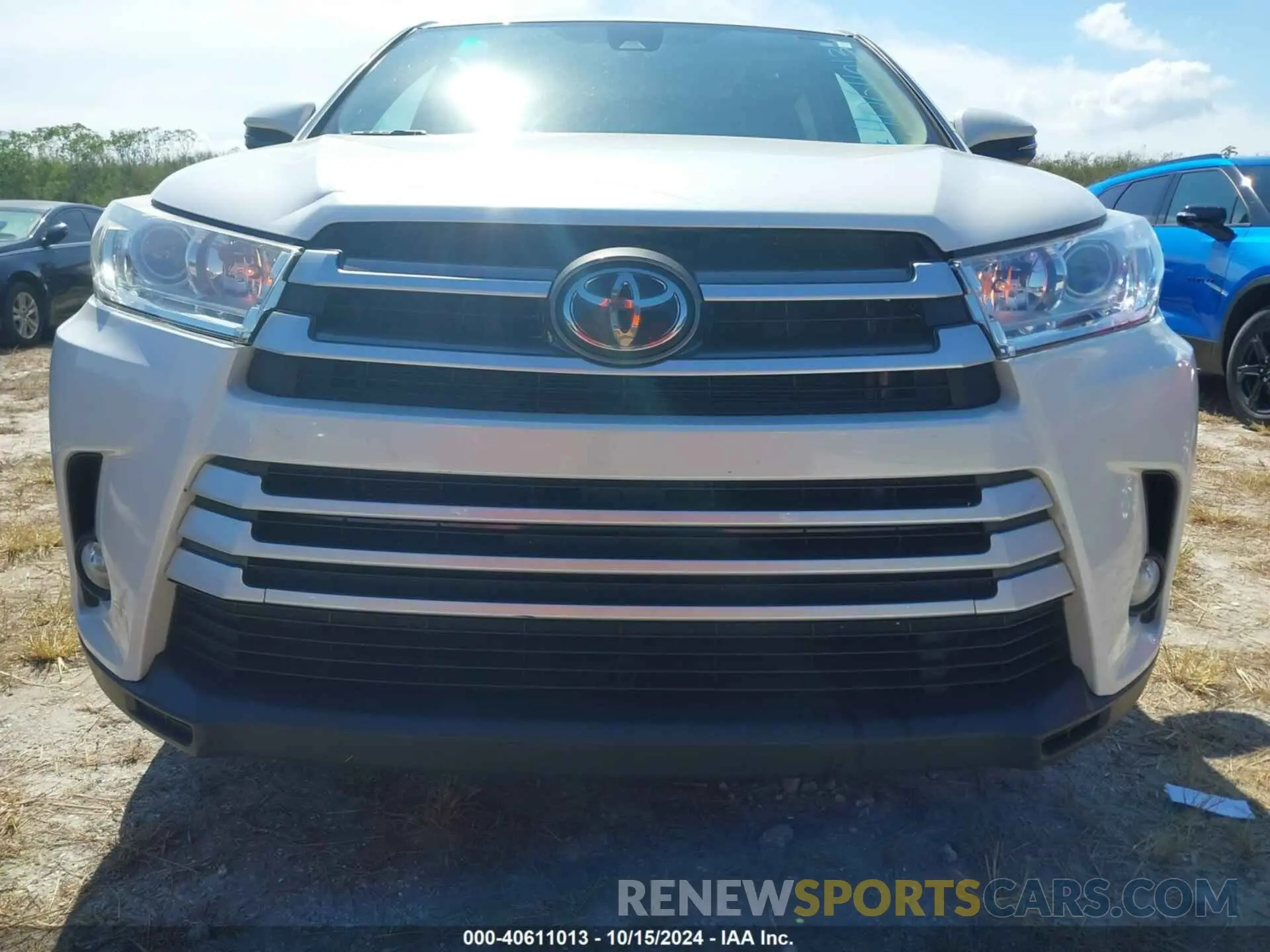 6 Photograph of a damaged car 5TDZZRFH7KS357237 TOYOTA HIGHLANDER 2019