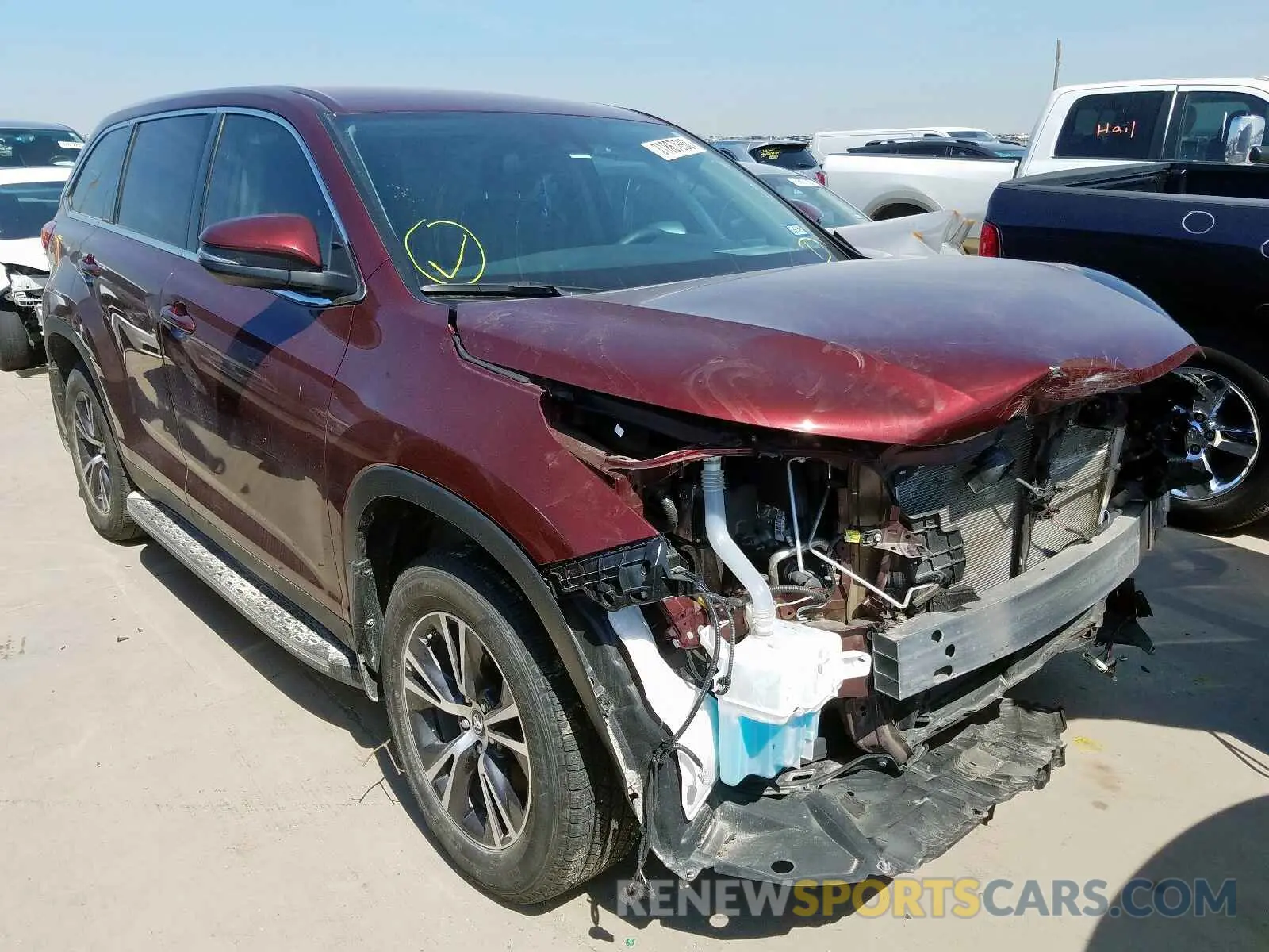 1 Photograph of a damaged car 5TDZZRFH8KS291796 TOYOTA HIGHLANDER 2019