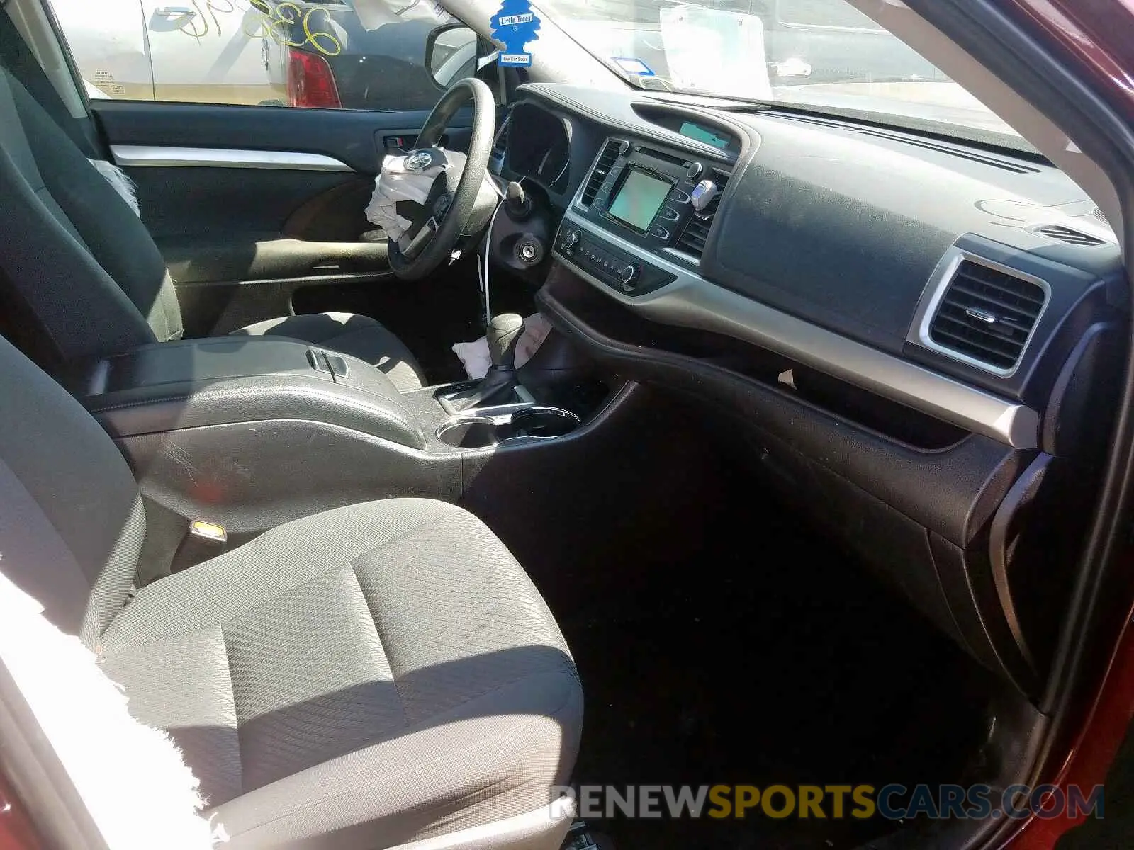 5 Photograph of a damaged car 5TDZZRFH8KS291796 TOYOTA HIGHLANDER 2019