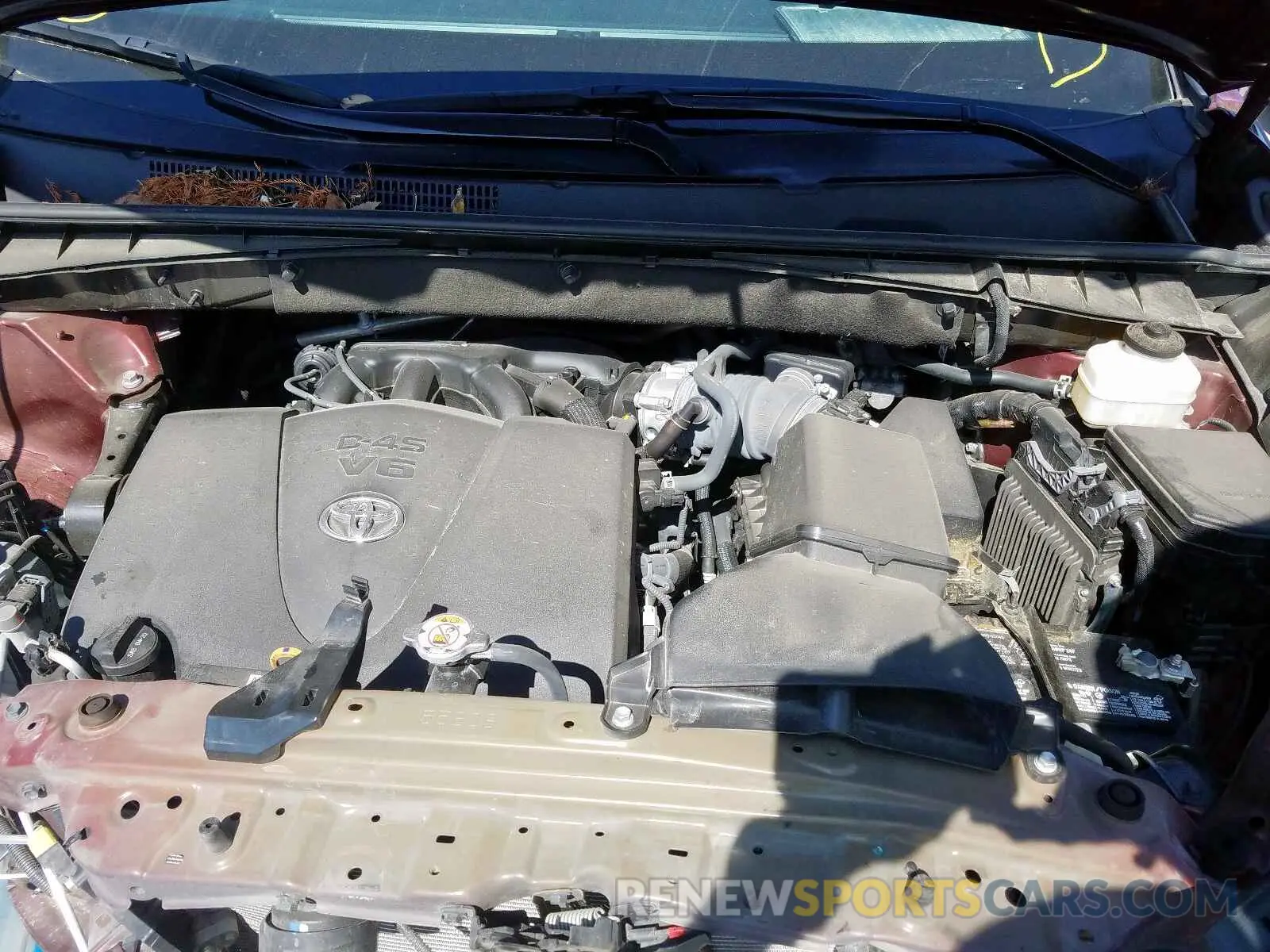7 Photograph of a damaged car 5TDZZRFH8KS291796 TOYOTA HIGHLANDER 2019