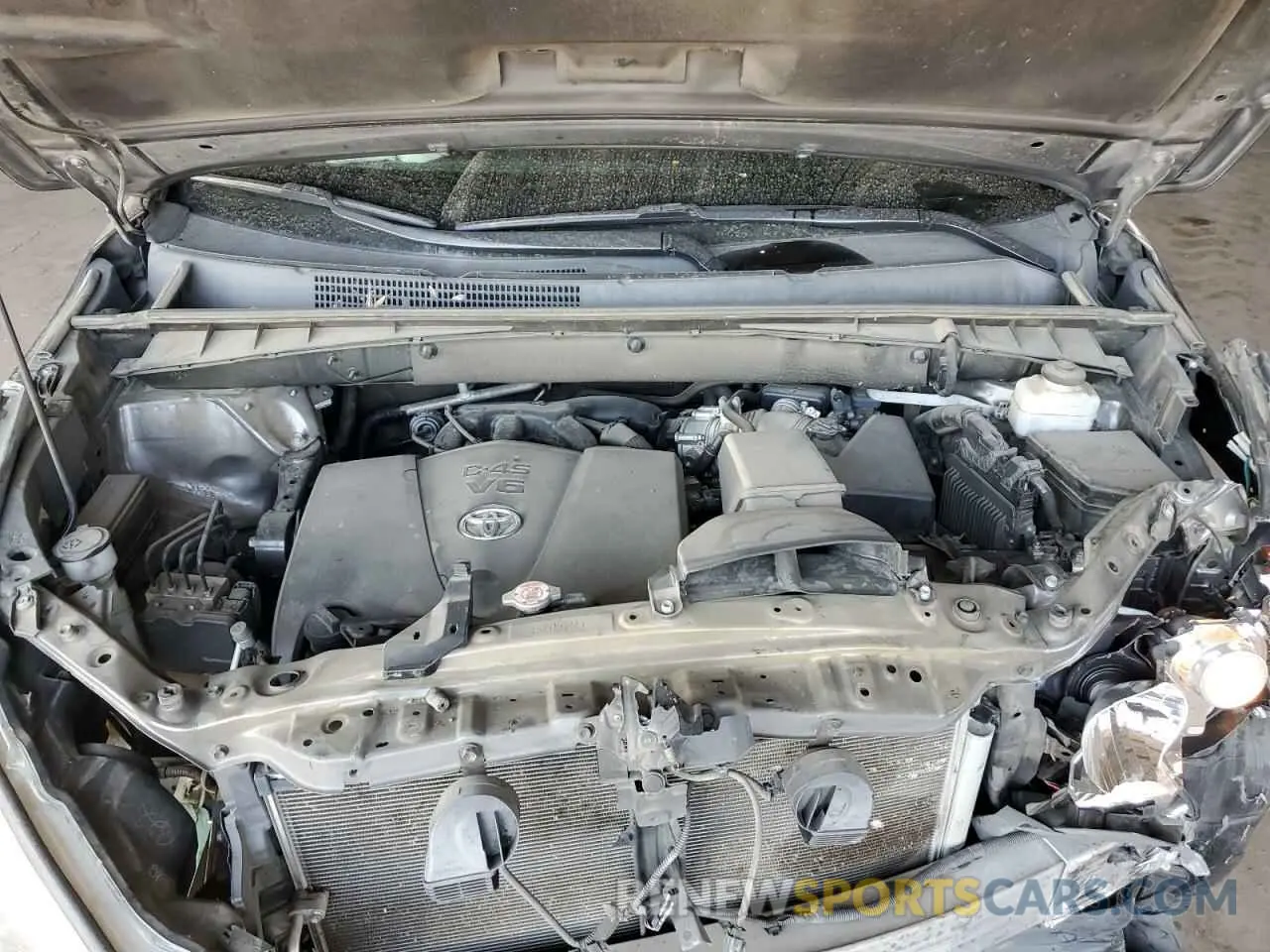 13 Photograph of a damaged car 5TDZZRFH8KS297372 TOYOTA HIGHLANDER 2019