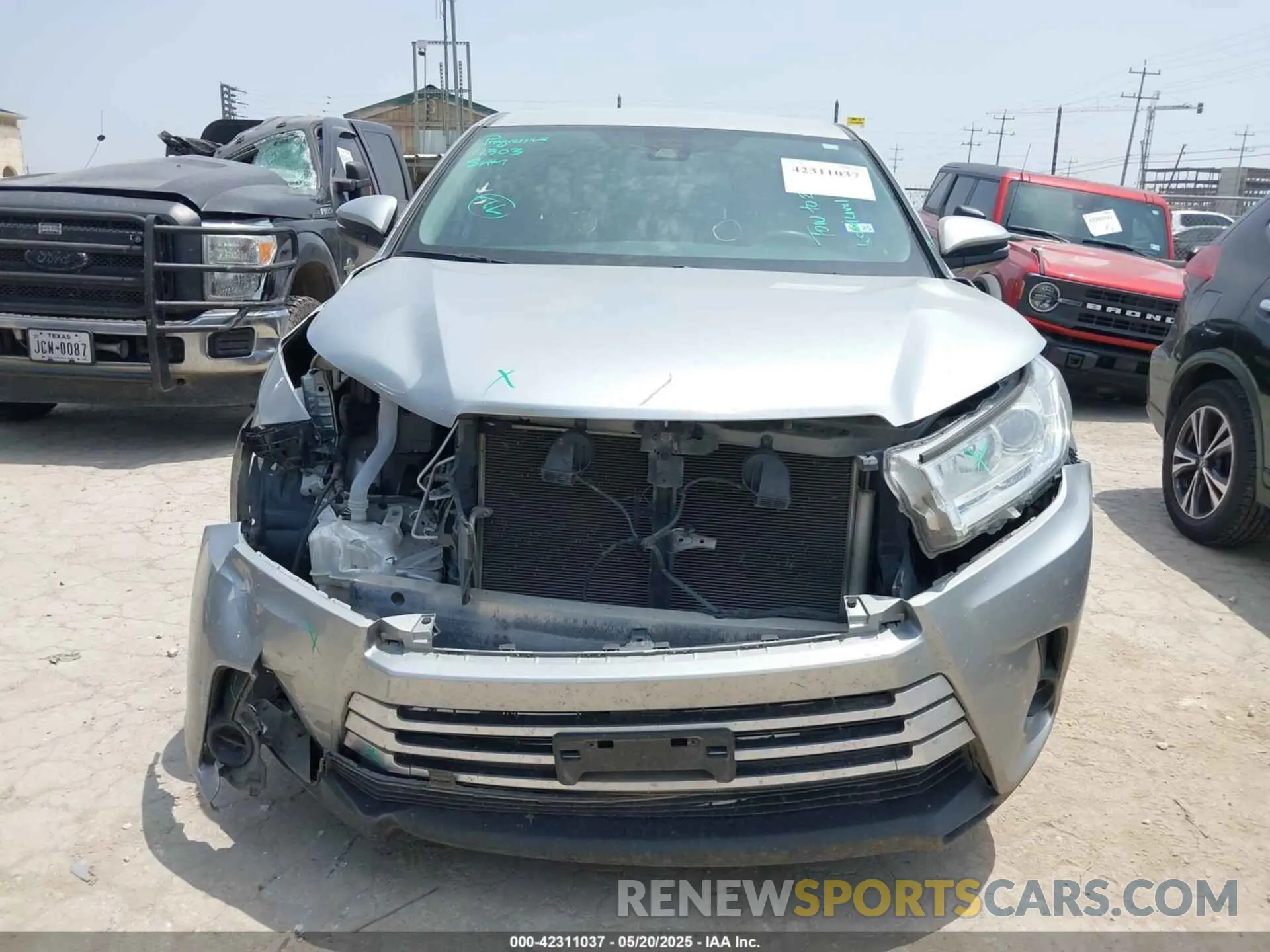 13 Фотография поврежденного автомобиля 5TDZZRFH8KS326112 TOYOTA HIGHLANDER 2019