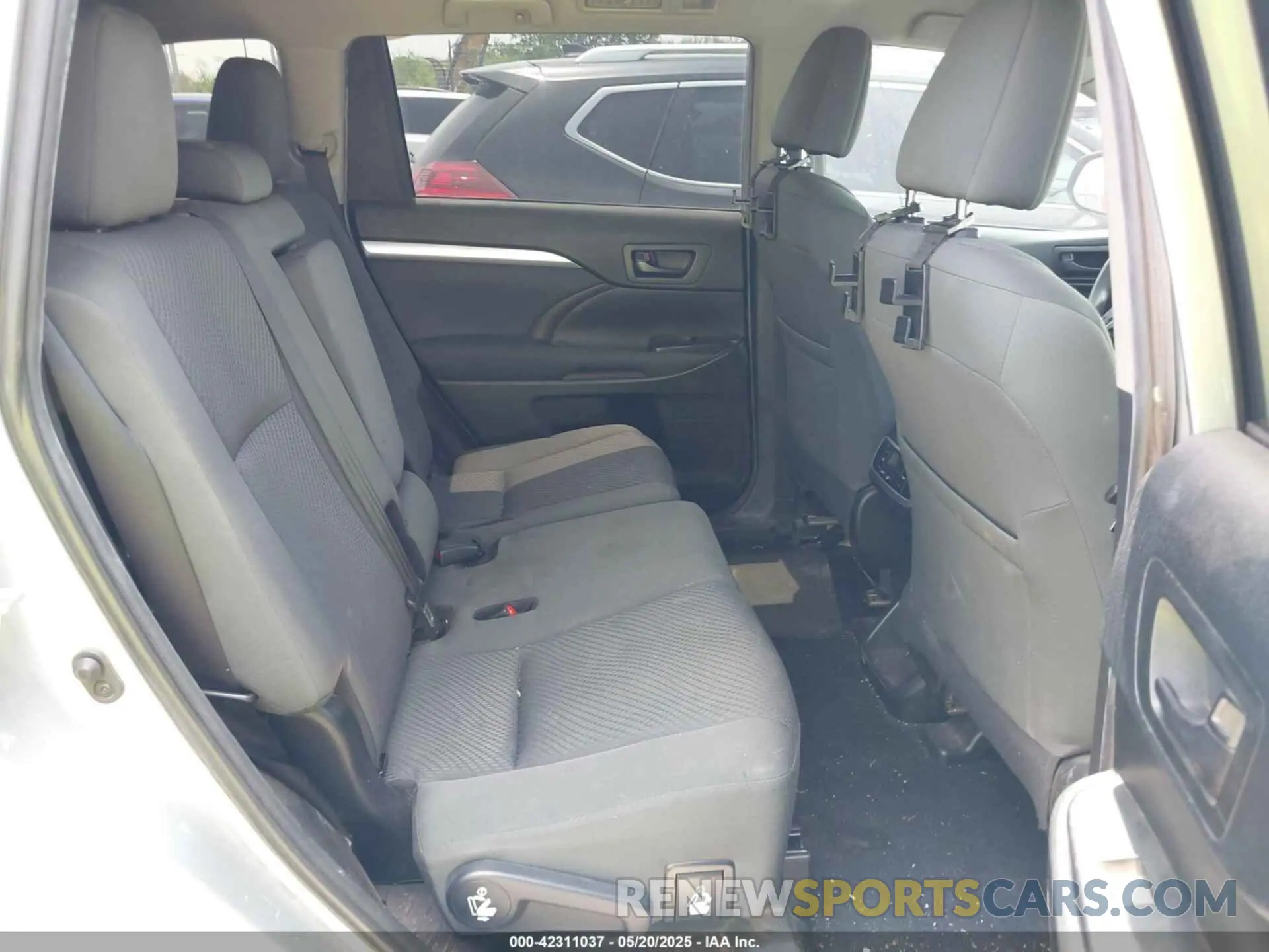 8 Фотография поврежденного автомобиля 5TDZZRFH8KS326112 TOYOTA HIGHLANDER 2019
