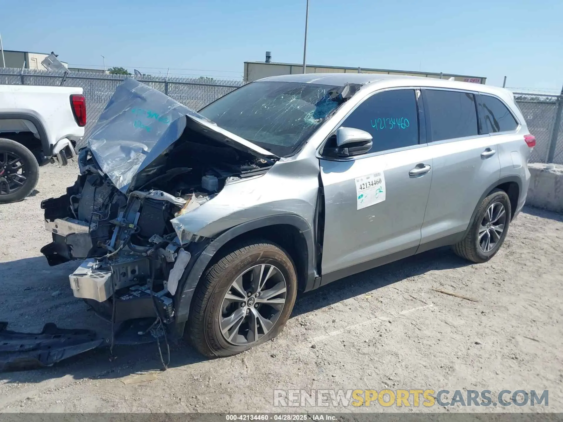 2 Фотография поврежденного автомобиля 5TDZZRFH8KS362902 TOYOTA HIGHLANDER 2019
