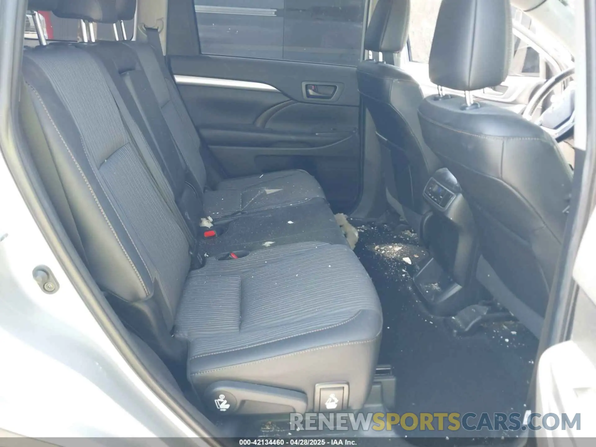 8 Фотография поврежденного автомобиля 5TDZZRFH8KS362902 TOYOTA HIGHLANDER 2019