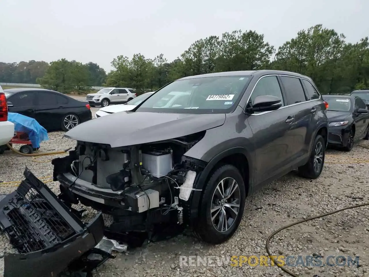 2 Photograph of a damaged car 5TDZZRFH8KS363113 TOYOTA HIGHLANDER 2019