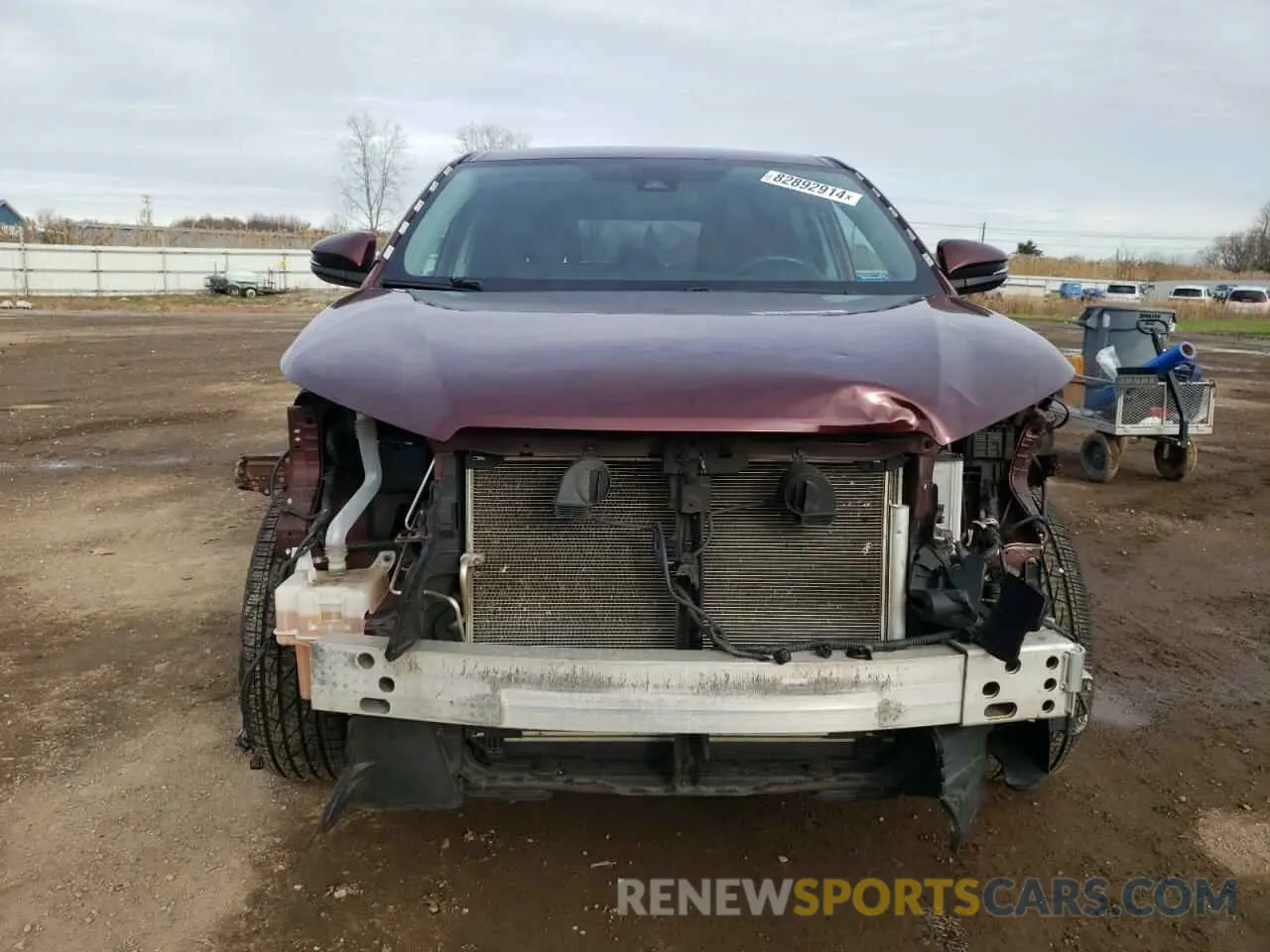 5 Photograph of a damaged car 5TDZZRFH9KS304863 TOYOTA HIGHLANDER 2019