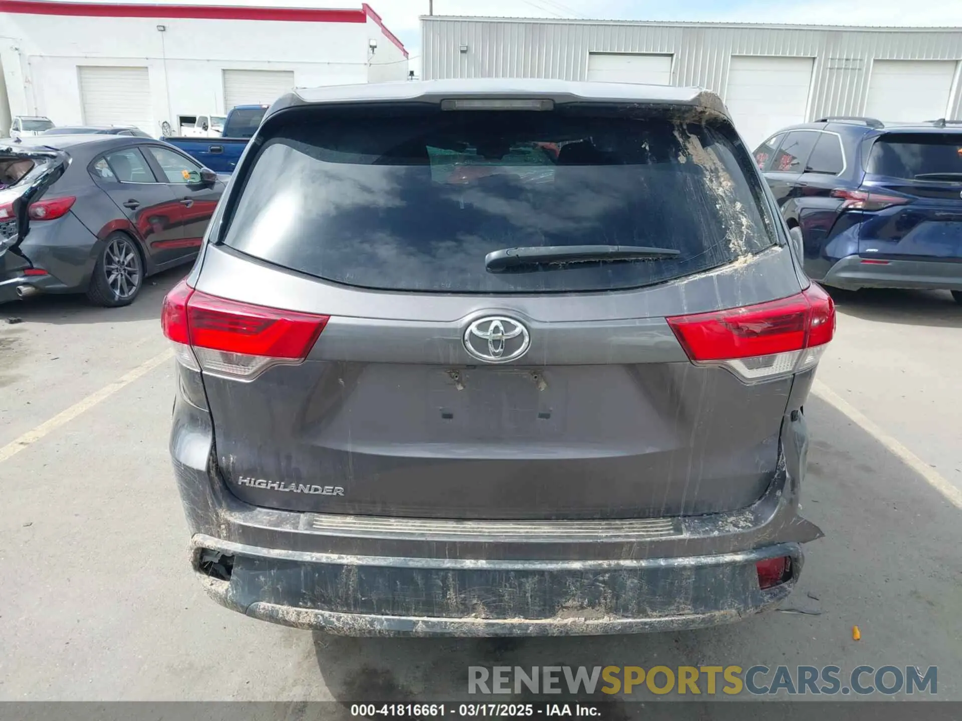 15 Photograph of a damaged car 5TDZZRFH9KS313370 TOYOTA HIGHLANDER 2019