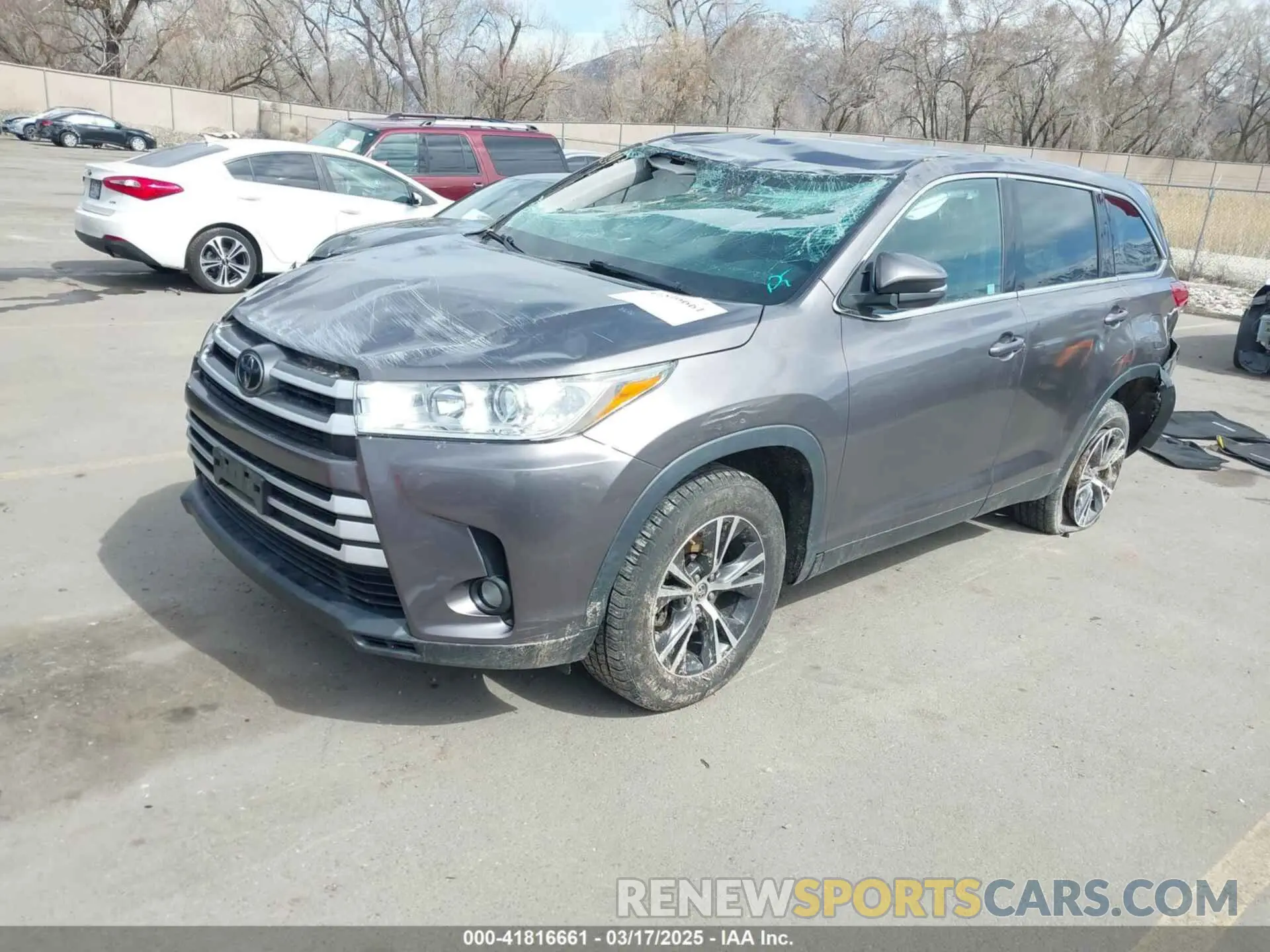 2 Photograph of a damaged car 5TDZZRFH9KS313370 TOYOTA HIGHLANDER 2019