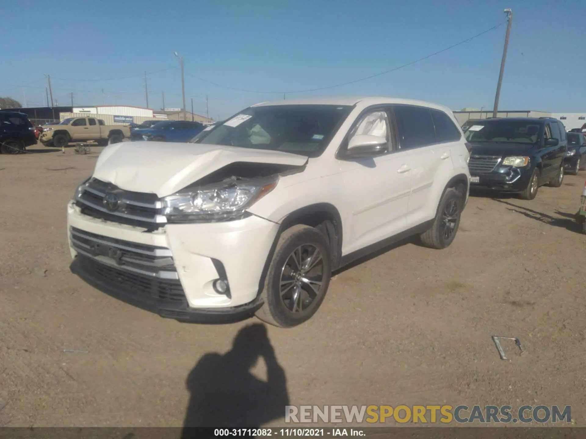 2 Фотография поврежденного автомобиля 5TDZZRFH9KS318312 TOYOTA HIGHLANDER 2019