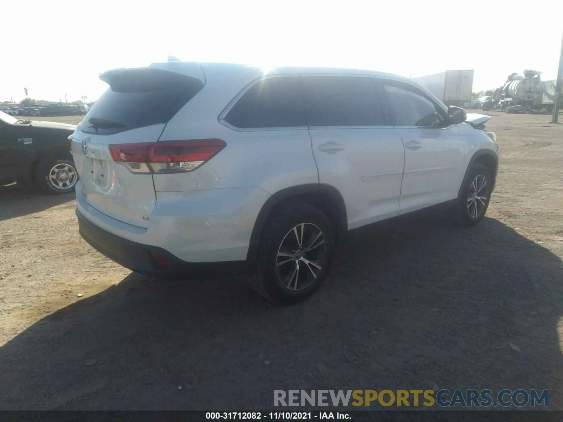 4 Фотография поврежденного автомобиля 5TDZZRFH9KS318312 TOYOTA HIGHLANDER 2019