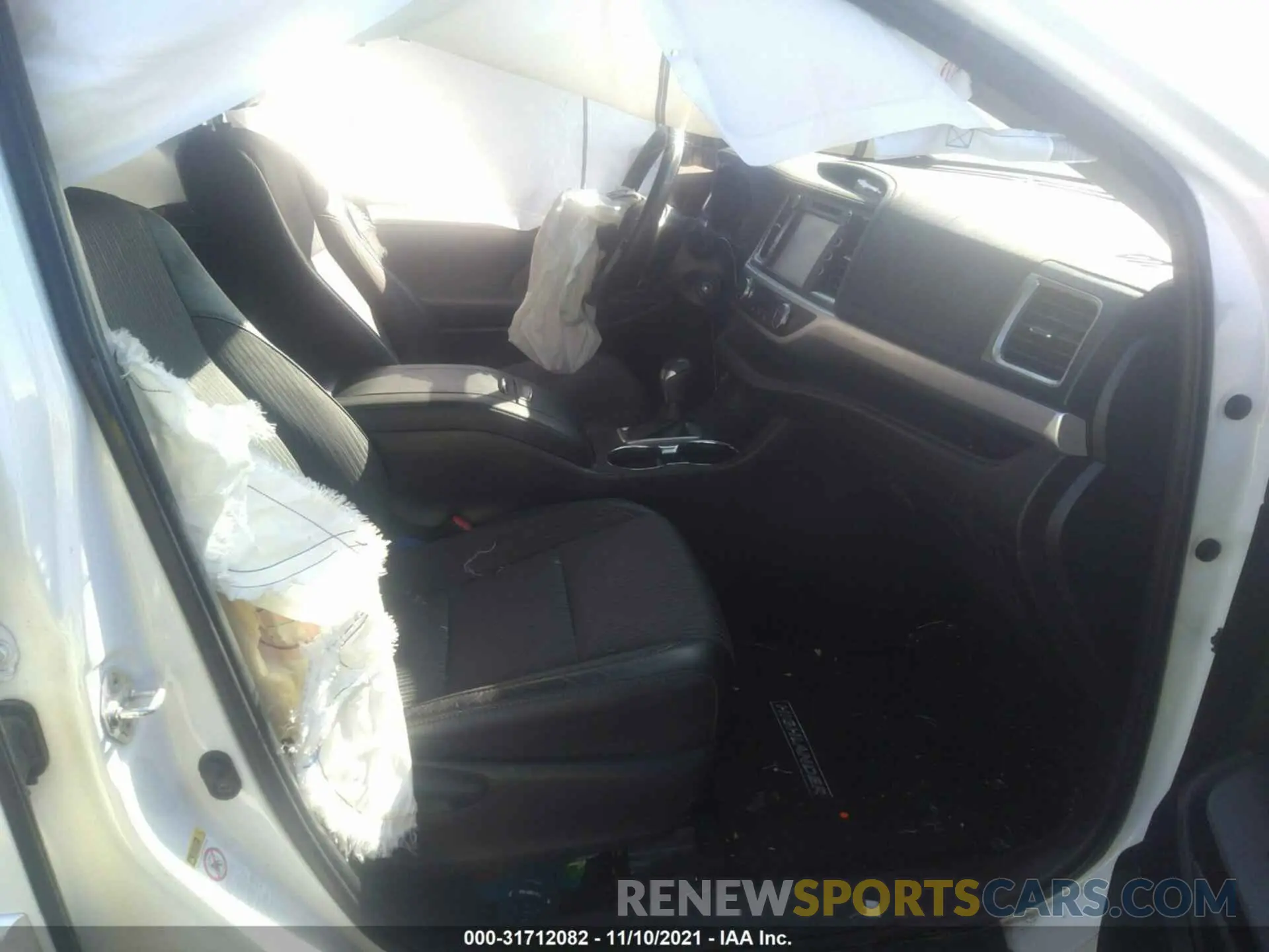 5 Фотография поврежденного автомобиля 5TDZZRFH9KS318312 TOYOTA HIGHLANDER 2019