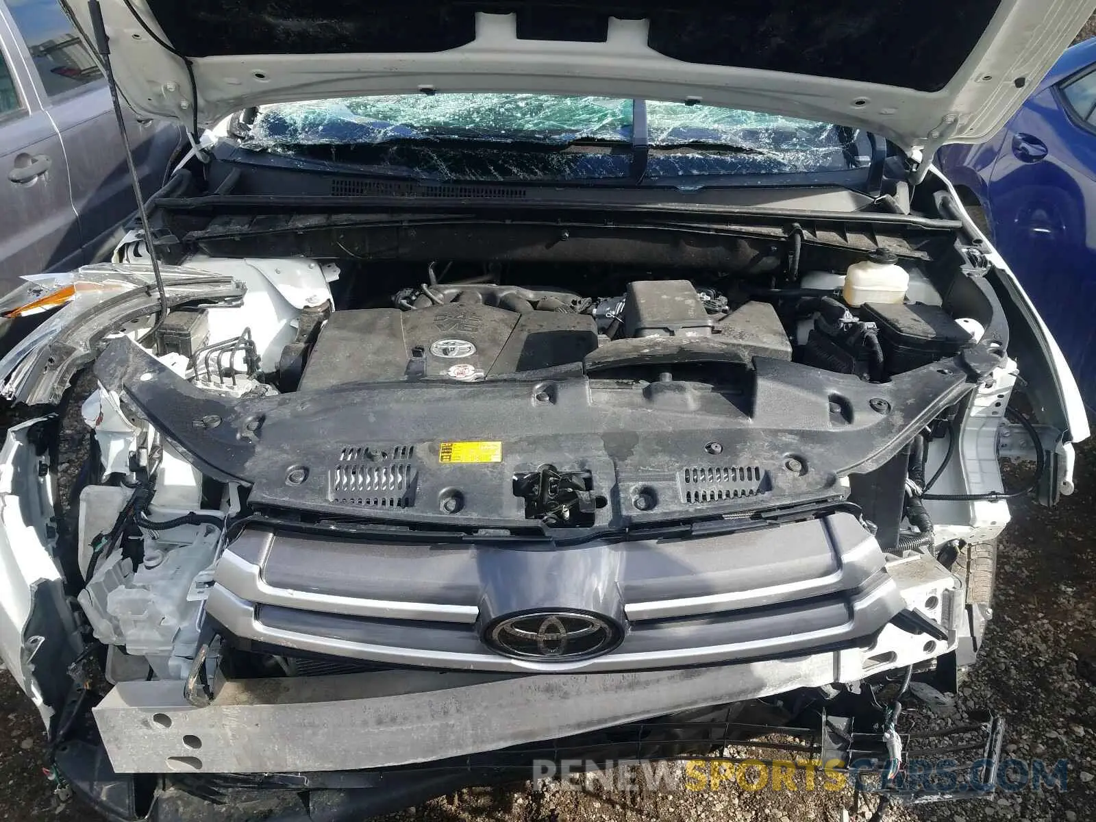 7 Photograph of a damaged car 5TDZZRFHXKS293601 TOYOTA HIGHLANDER 2019