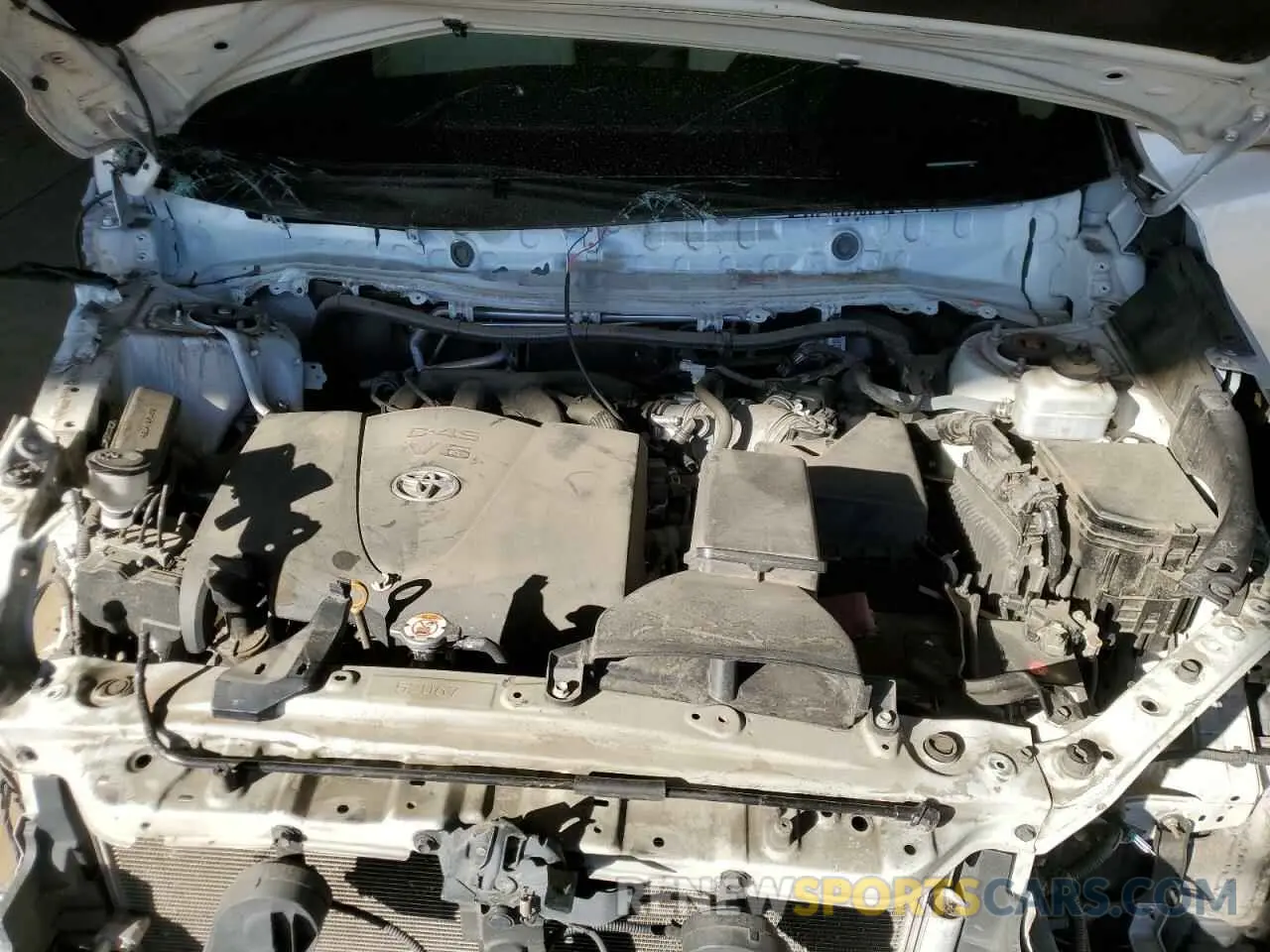 12 Photograph of a damaged car 5TDZZRFHXKS301860 TOYOTA HIGHLANDER 2019