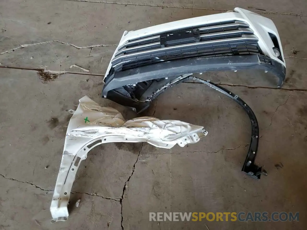 13 Photograph of a damaged car 5TDZZRFHXKS301860 TOYOTA HIGHLANDER 2019