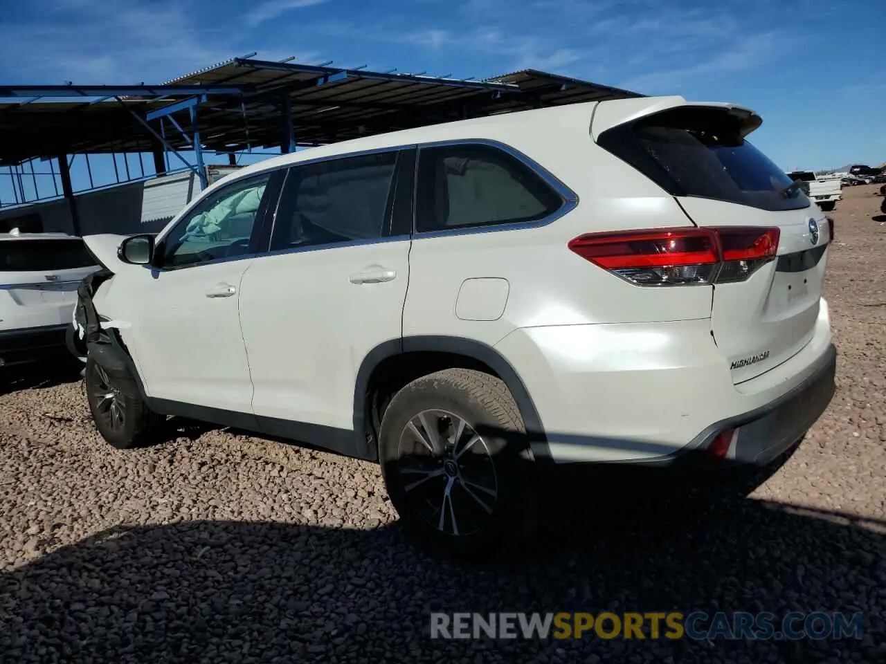 2 Photograph of a damaged car 5TDZZRFHXKS303690 TOYOTA HIGHLANDER 2019