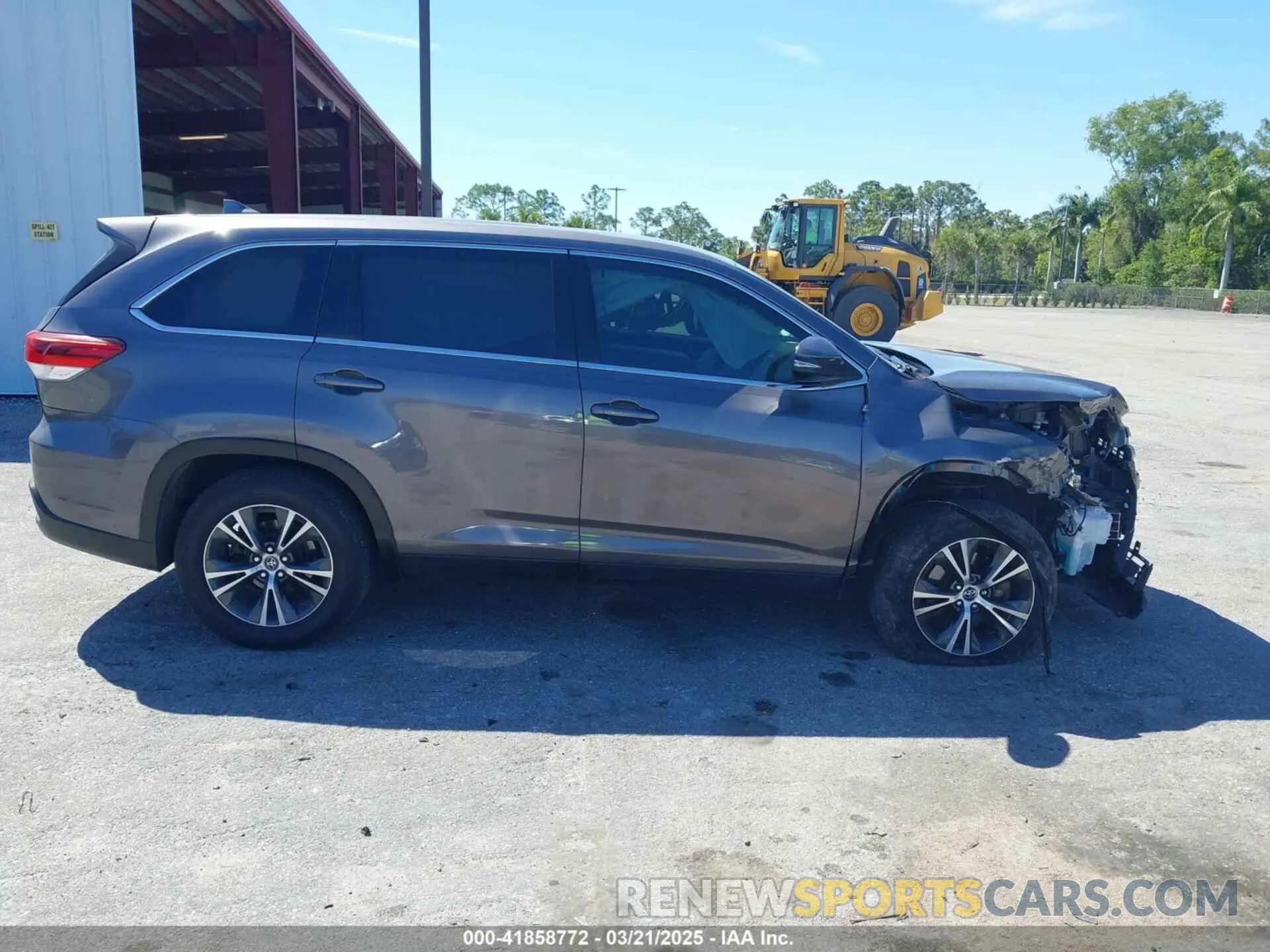 14 Photograph of a damaged car 5TDZZRFHXKS334616 TOYOTA HIGHLANDER 2019