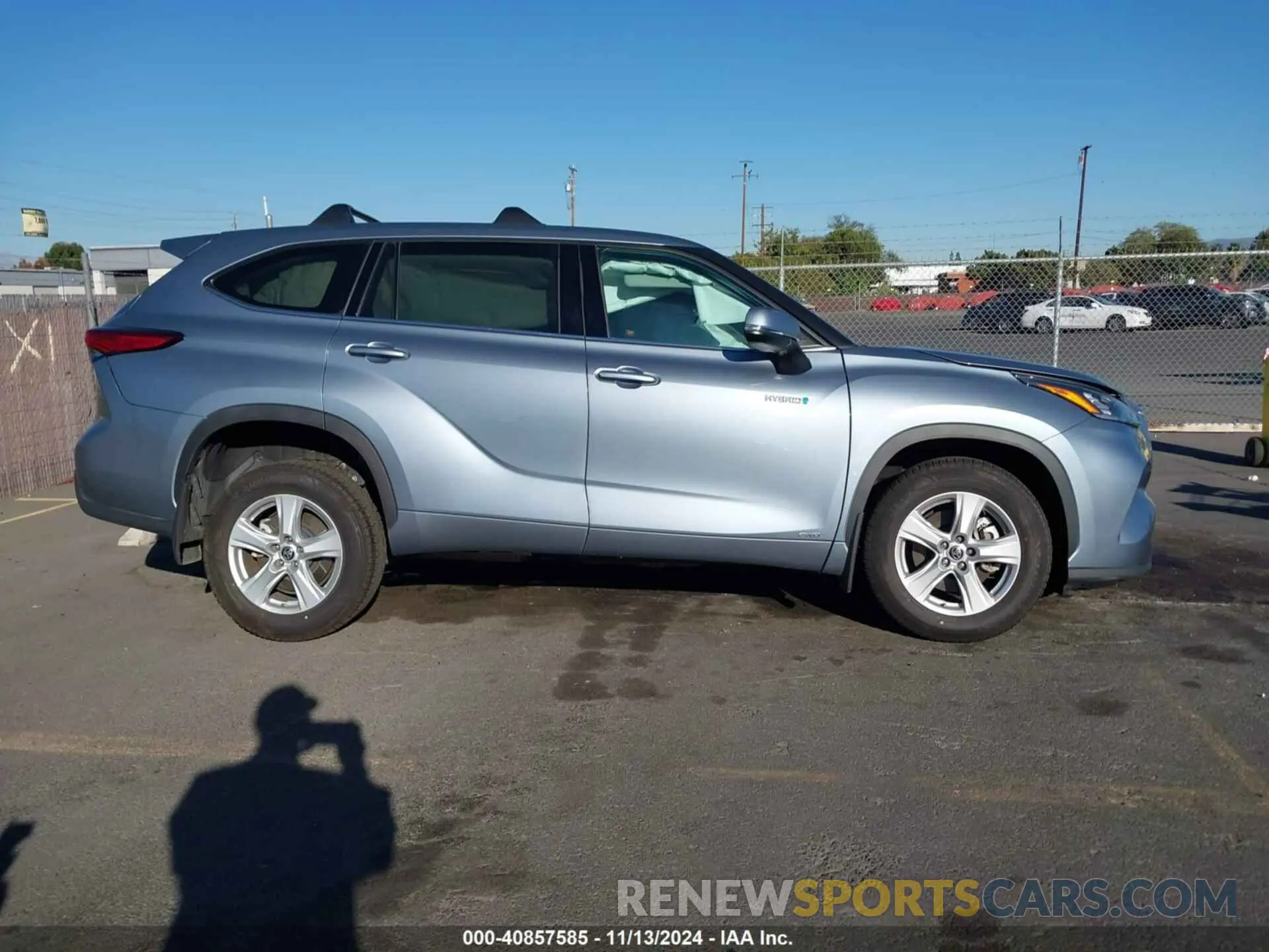 13 Photograph of a damaged car 5TDBBRCH3LS004425 TOYOTA HIGHLANDER 2020