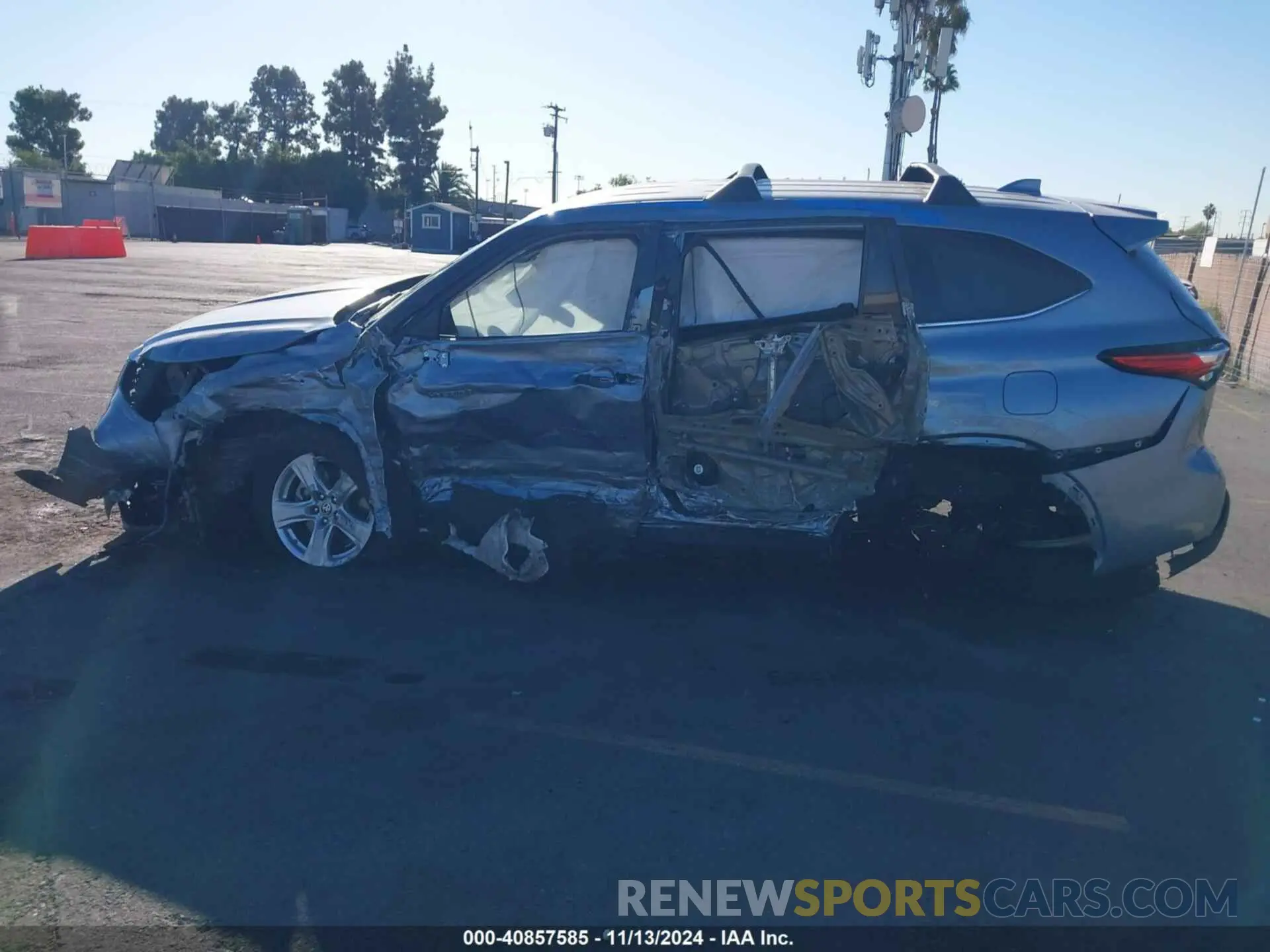 14 Photograph of a damaged car 5TDBBRCH3LS004425 TOYOTA HIGHLANDER 2020