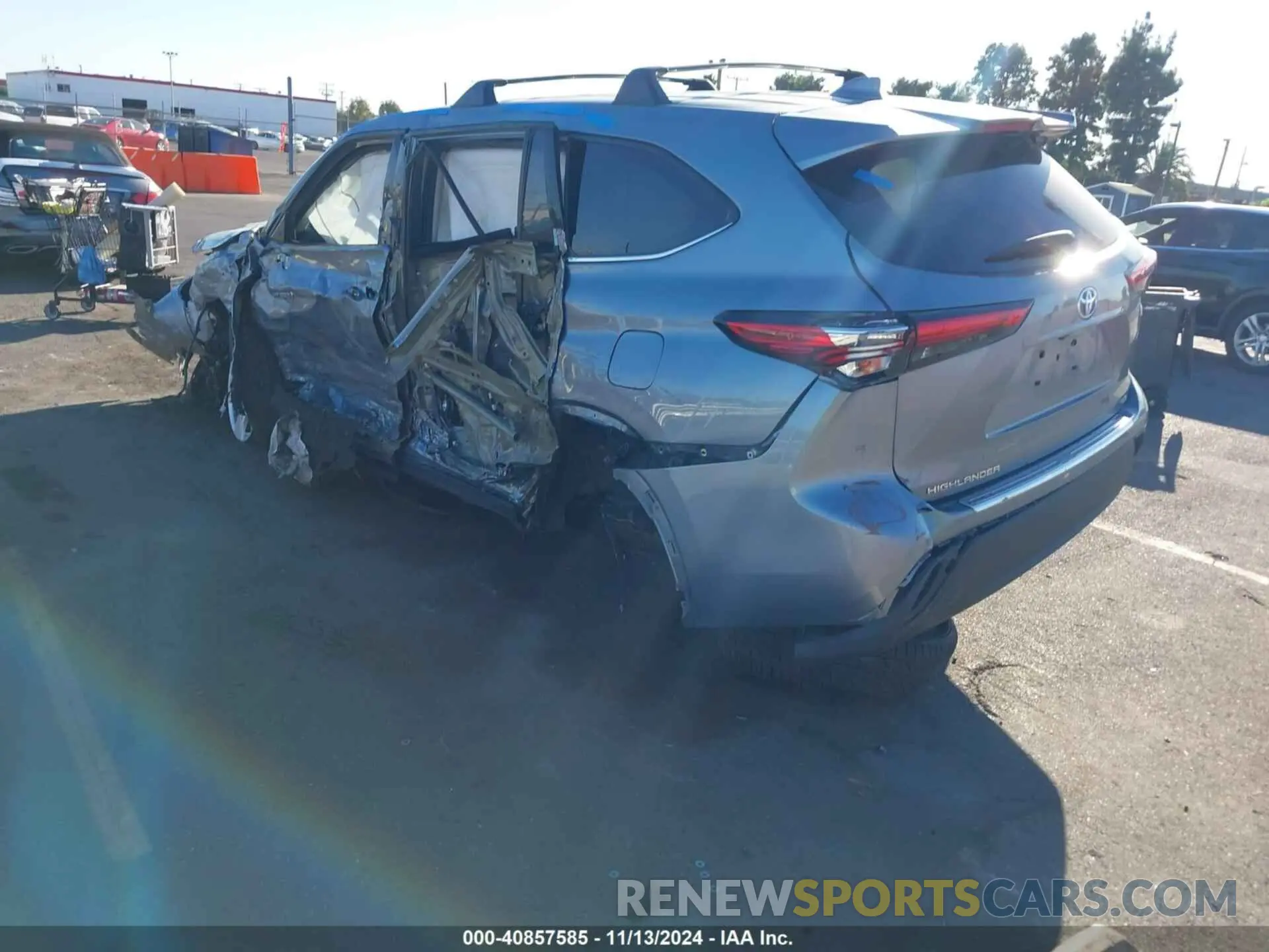 3 Photograph of a damaged car 5TDBBRCH3LS004425 TOYOTA HIGHLANDER 2020
