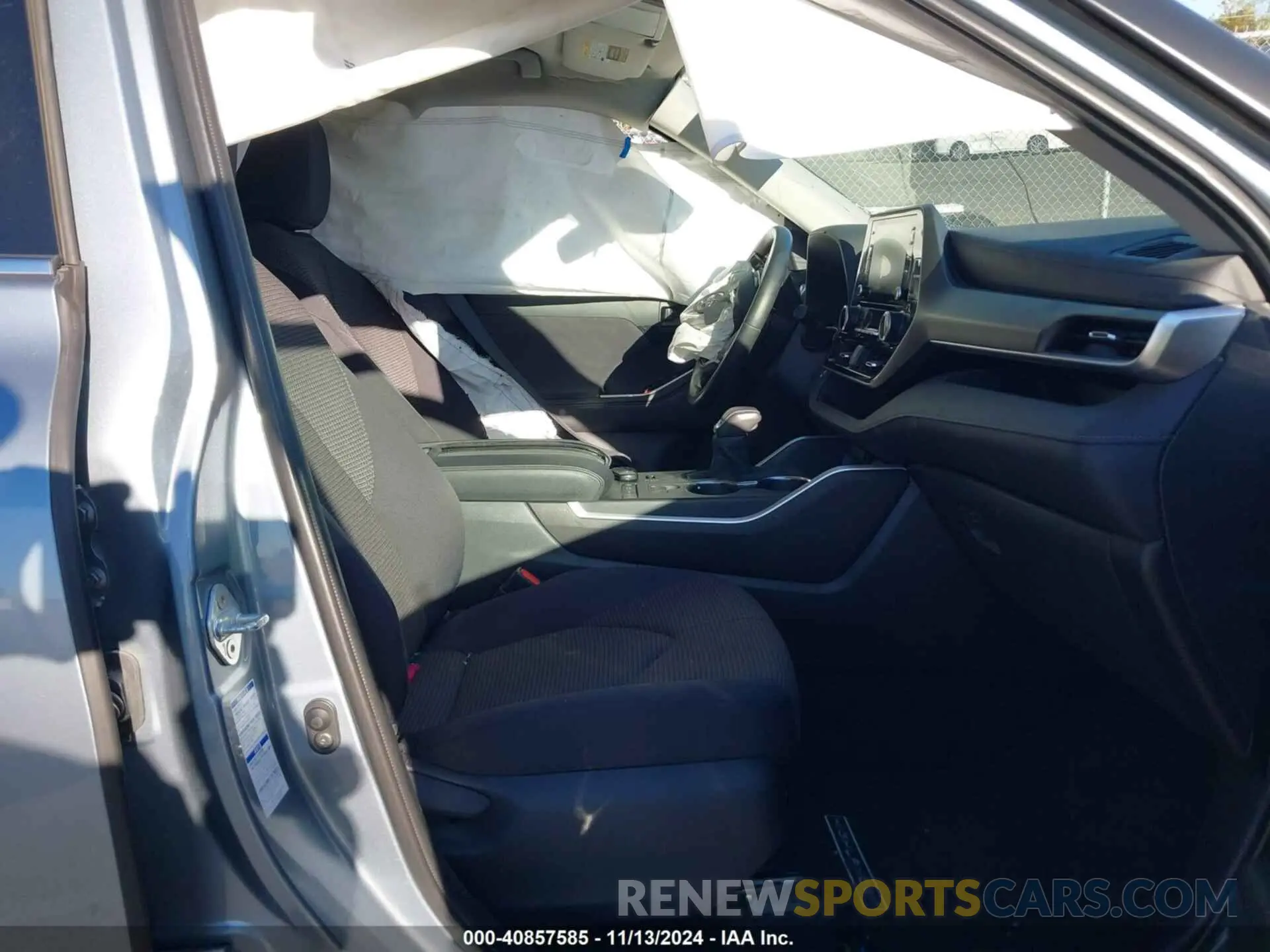 5 Photograph of a damaged car 5TDBBRCH3LS004425 TOYOTA HIGHLANDER 2020