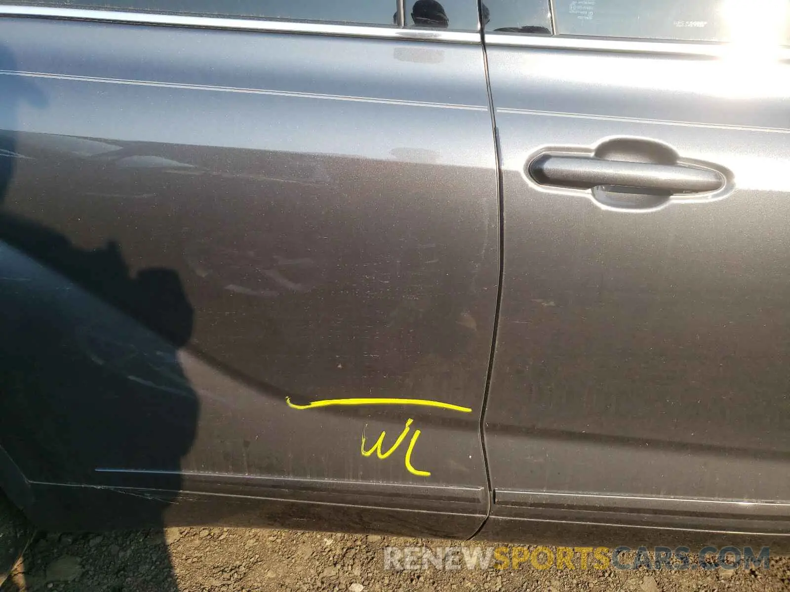 9 Photograph of a damaged car 5TDBZRBH1LS016005 TOYOTA HIGHLANDER 2020