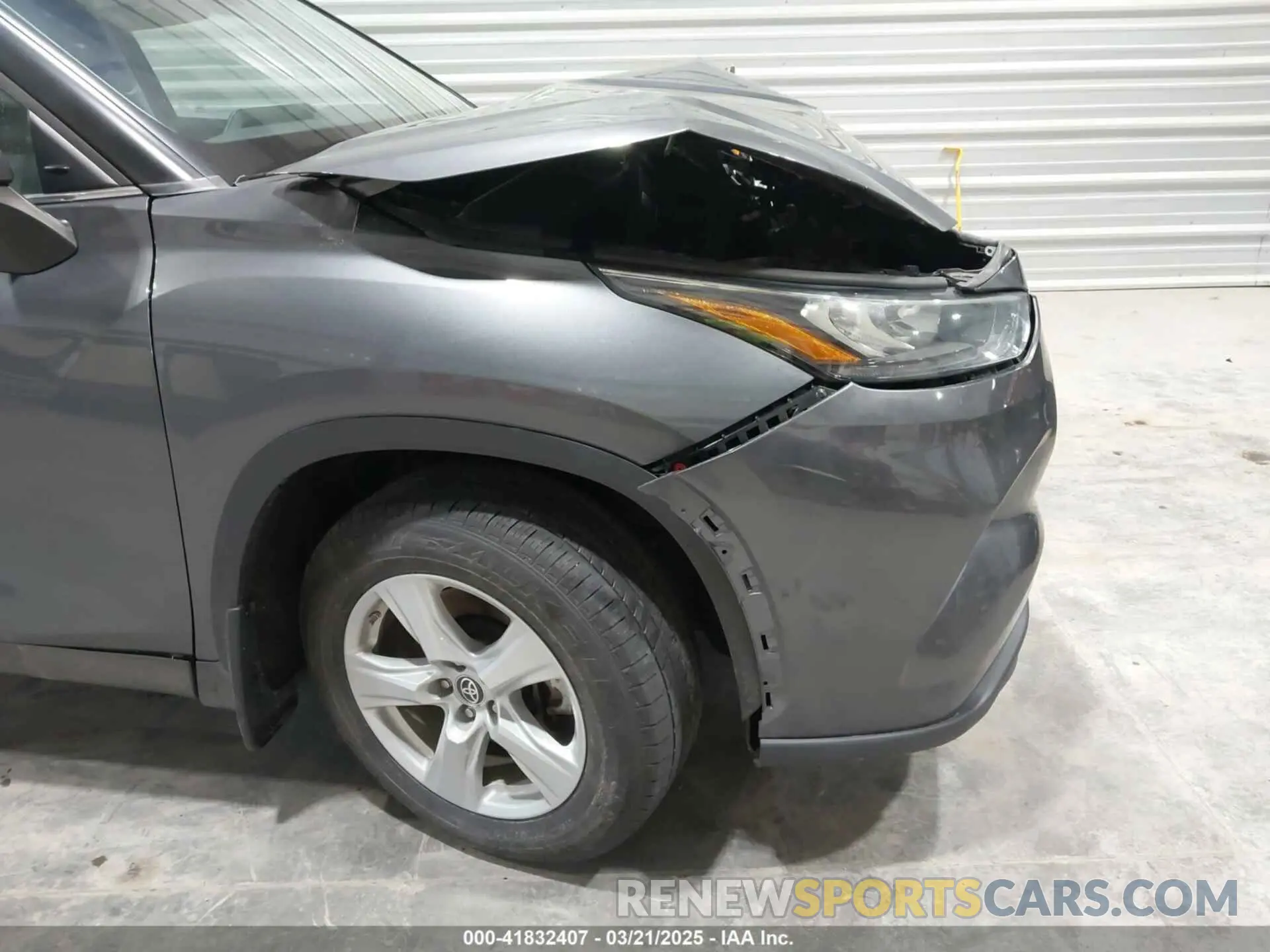 18 Photograph of a damaged car 5TDBZRBH3LS038023 TOYOTA HIGHLANDER 2020