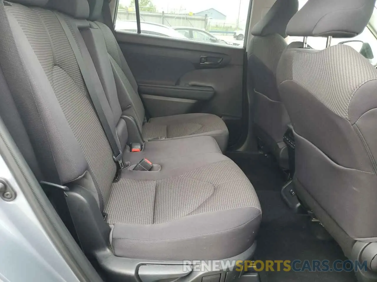 11 Photograph of a damaged car 5TDBZRBH7LS016753 TOYOTA HIGHLANDER 2020