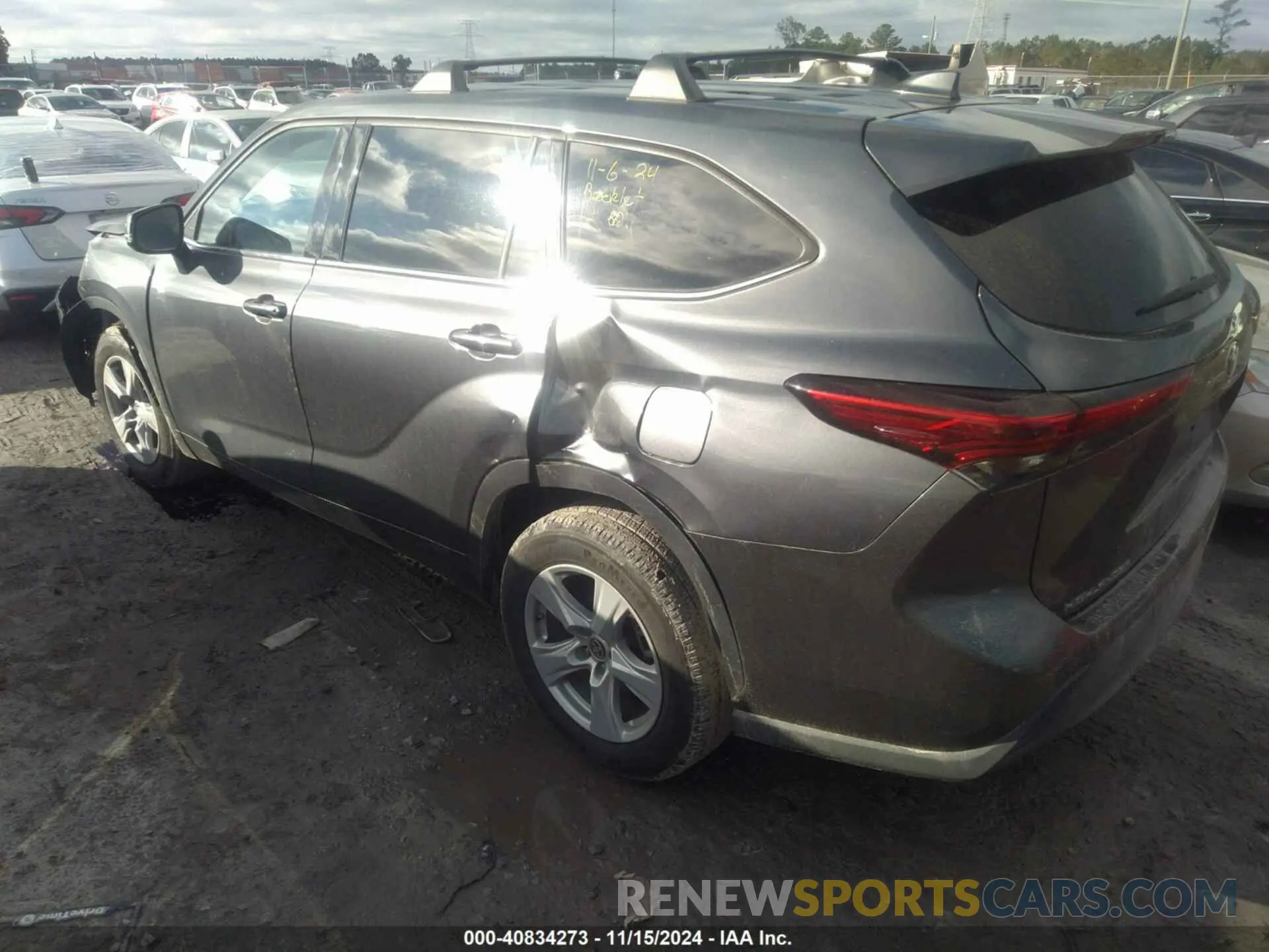 3 Photograph of a damaged car 5TDCZRAH6LS506011 TOYOTA HIGHLANDER 2020