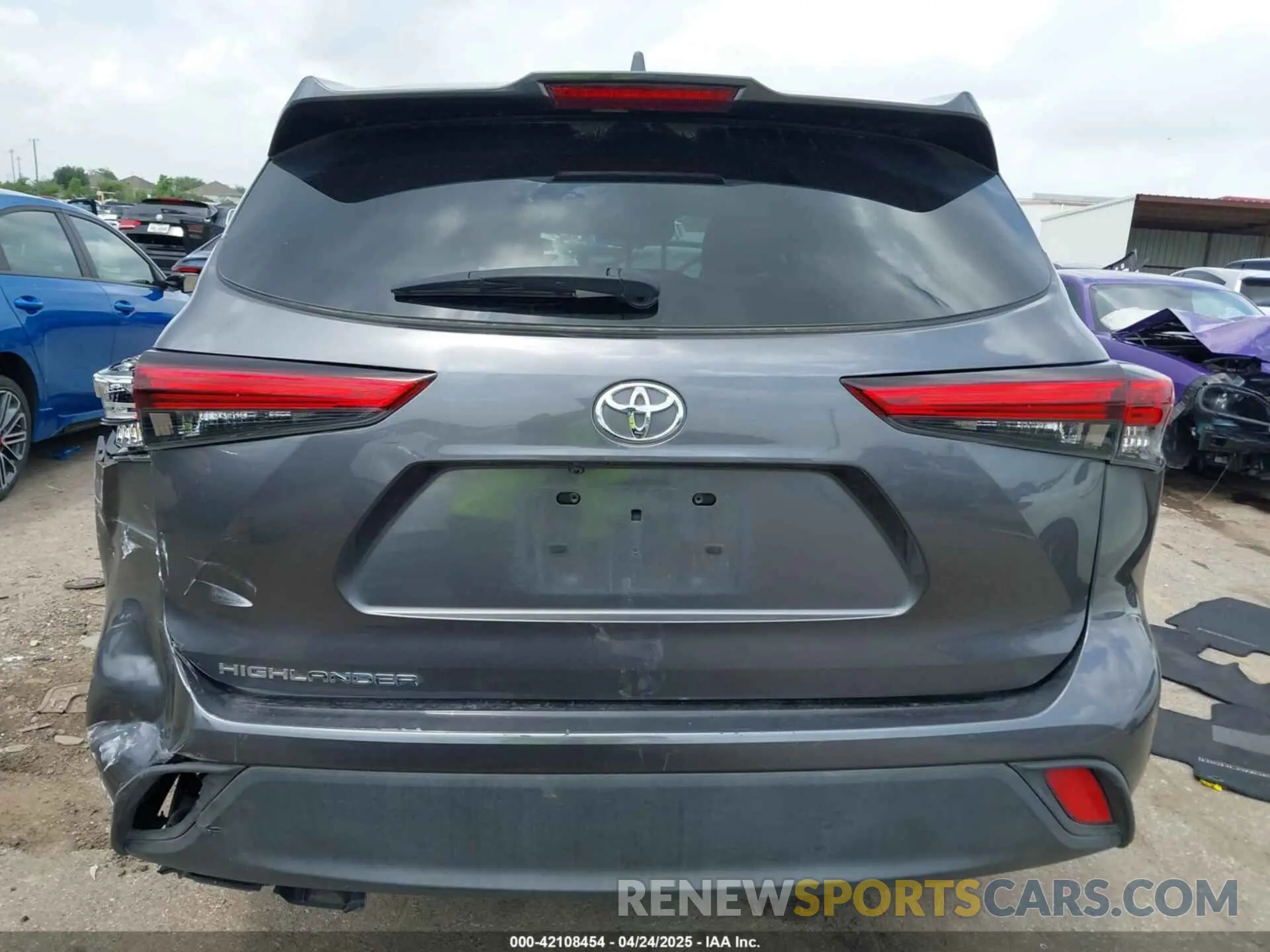 15 Photograph of a damaged car 5TDCZRAH7LS511721 TOYOTA HIGHLANDER 2020