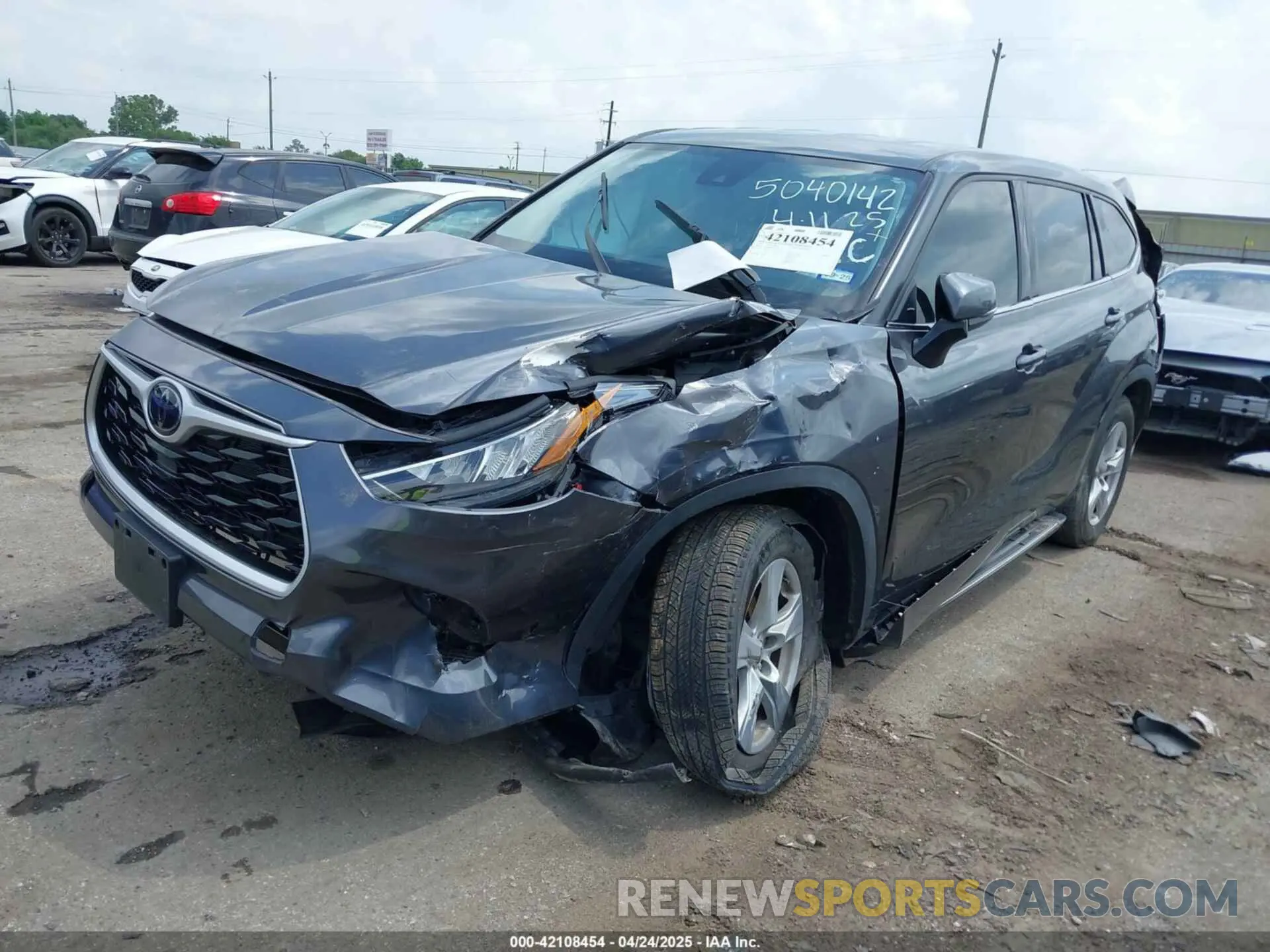 2 Photograph of a damaged car 5TDCZRAH7LS511721 TOYOTA HIGHLANDER 2020