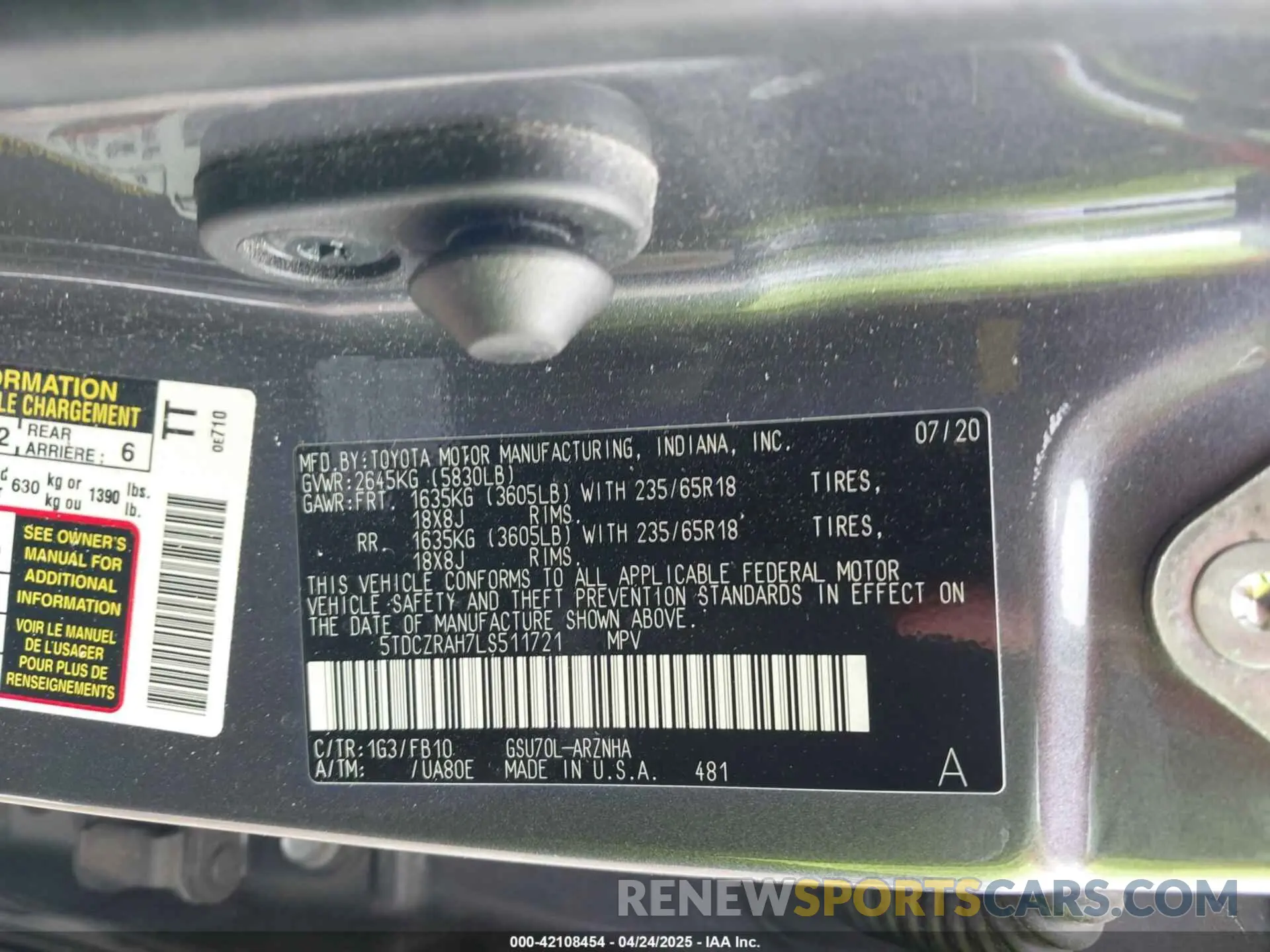 9 Photograph of a damaged car 5TDCZRAH7LS511721 TOYOTA HIGHLANDER 2020