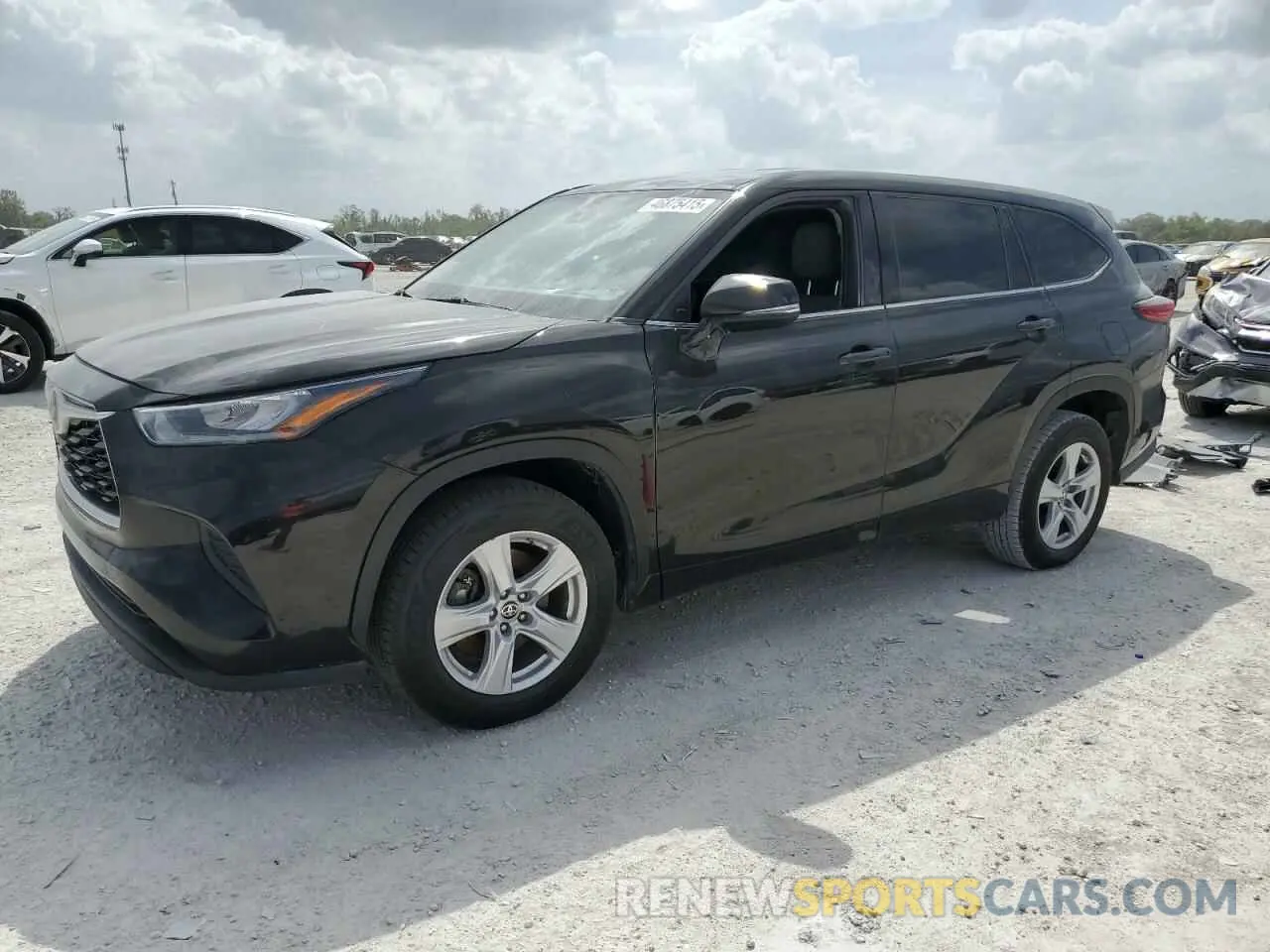 1 Photograph of a damaged car 5TDCZRAH8LS015956 TOYOTA HIGHLANDER 2020