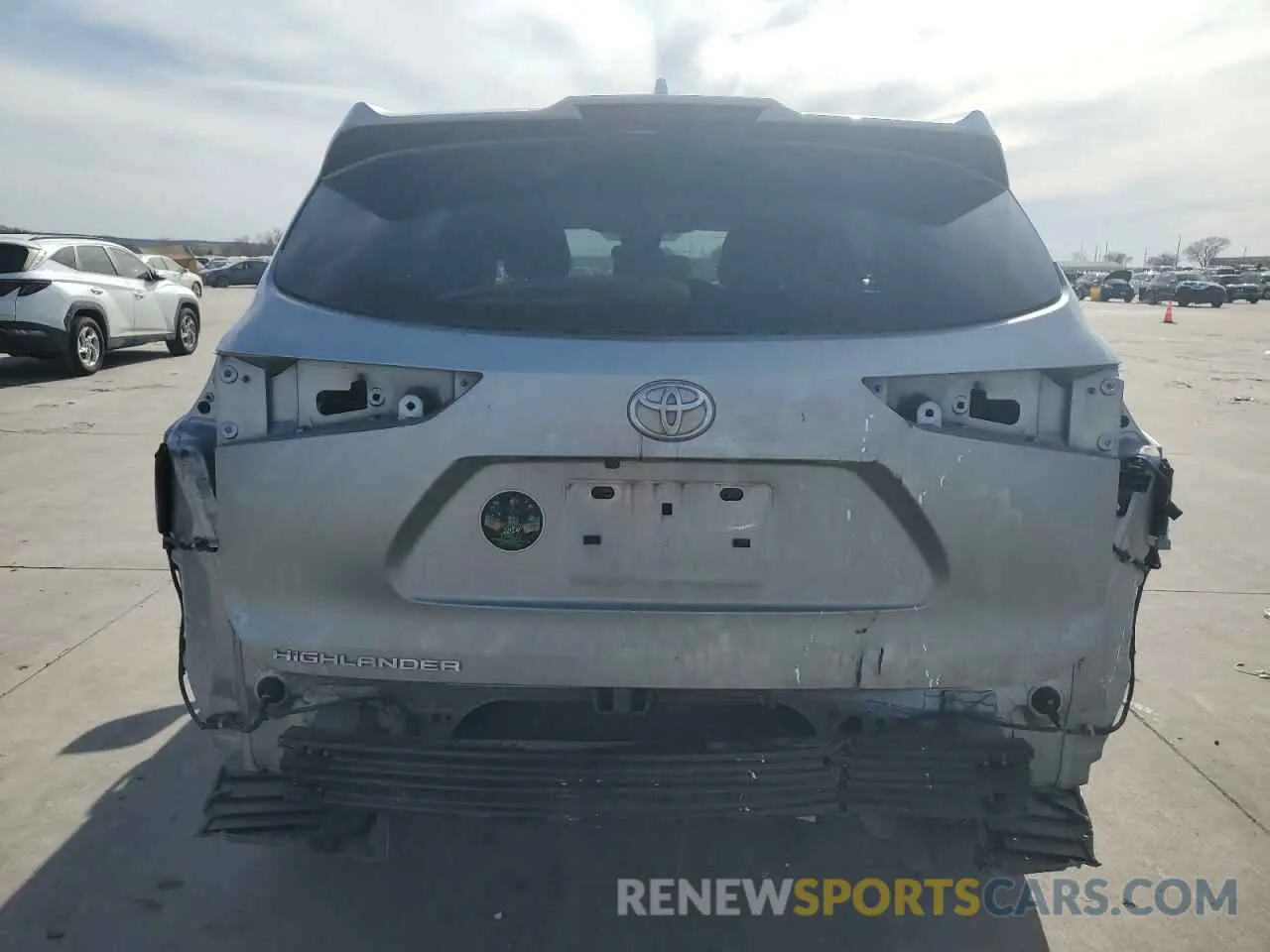 6 Photograph of a damaged car 5TDCZRAH8LS502235 TOYOTA HIGHLANDER 2020