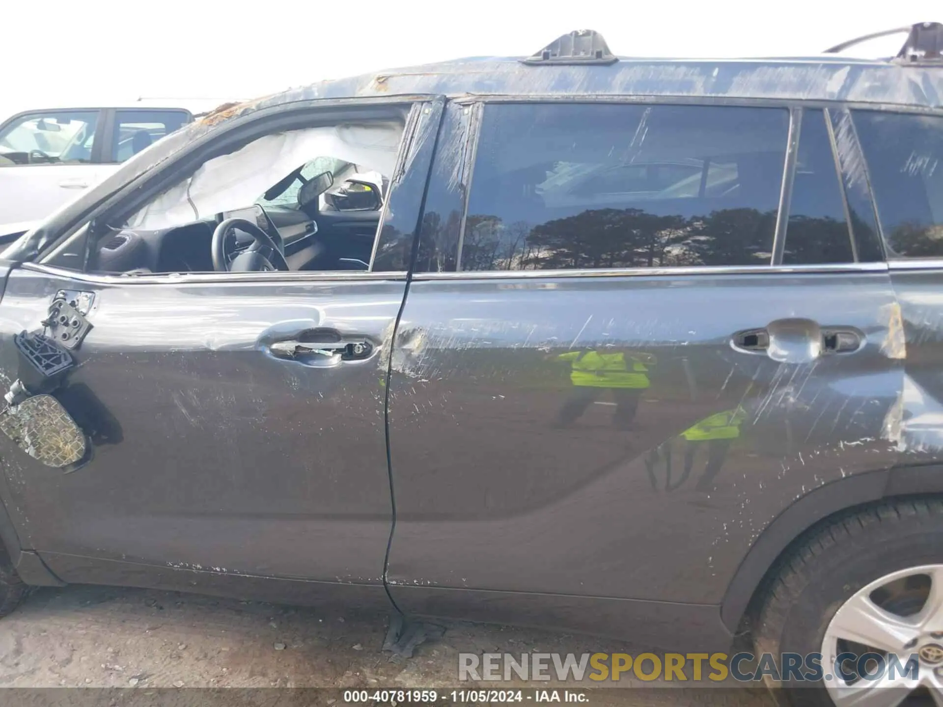 13 Photograph of a damaged car 5TDCZRAHXLS014209 TOYOTA HIGHLANDER 2020