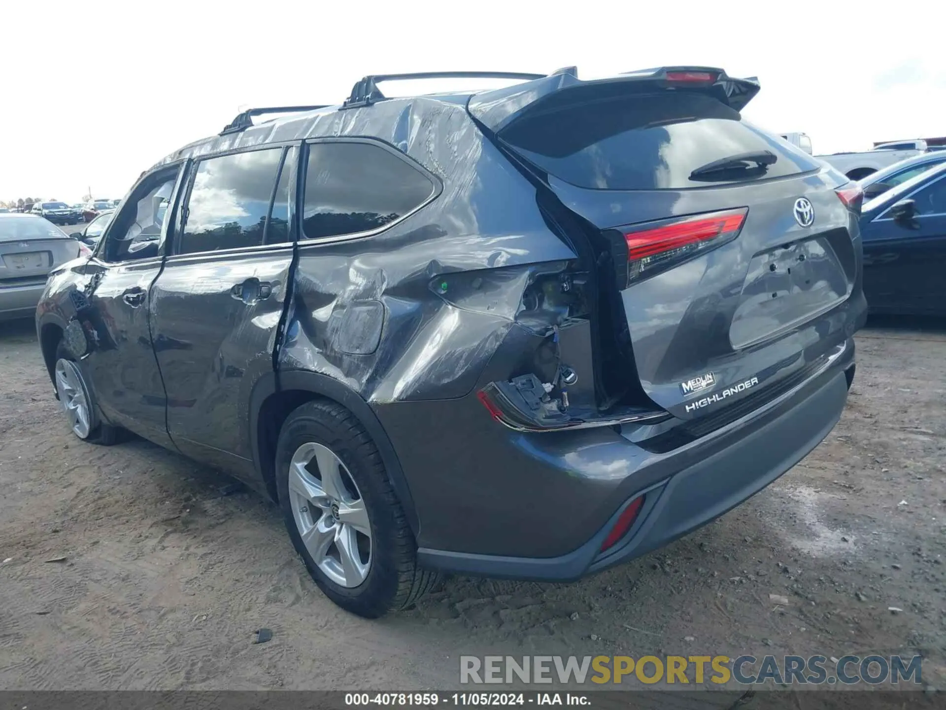 3 Photograph of a damaged car 5TDCZRAHXLS014209 TOYOTA HIGHLANDER 2020