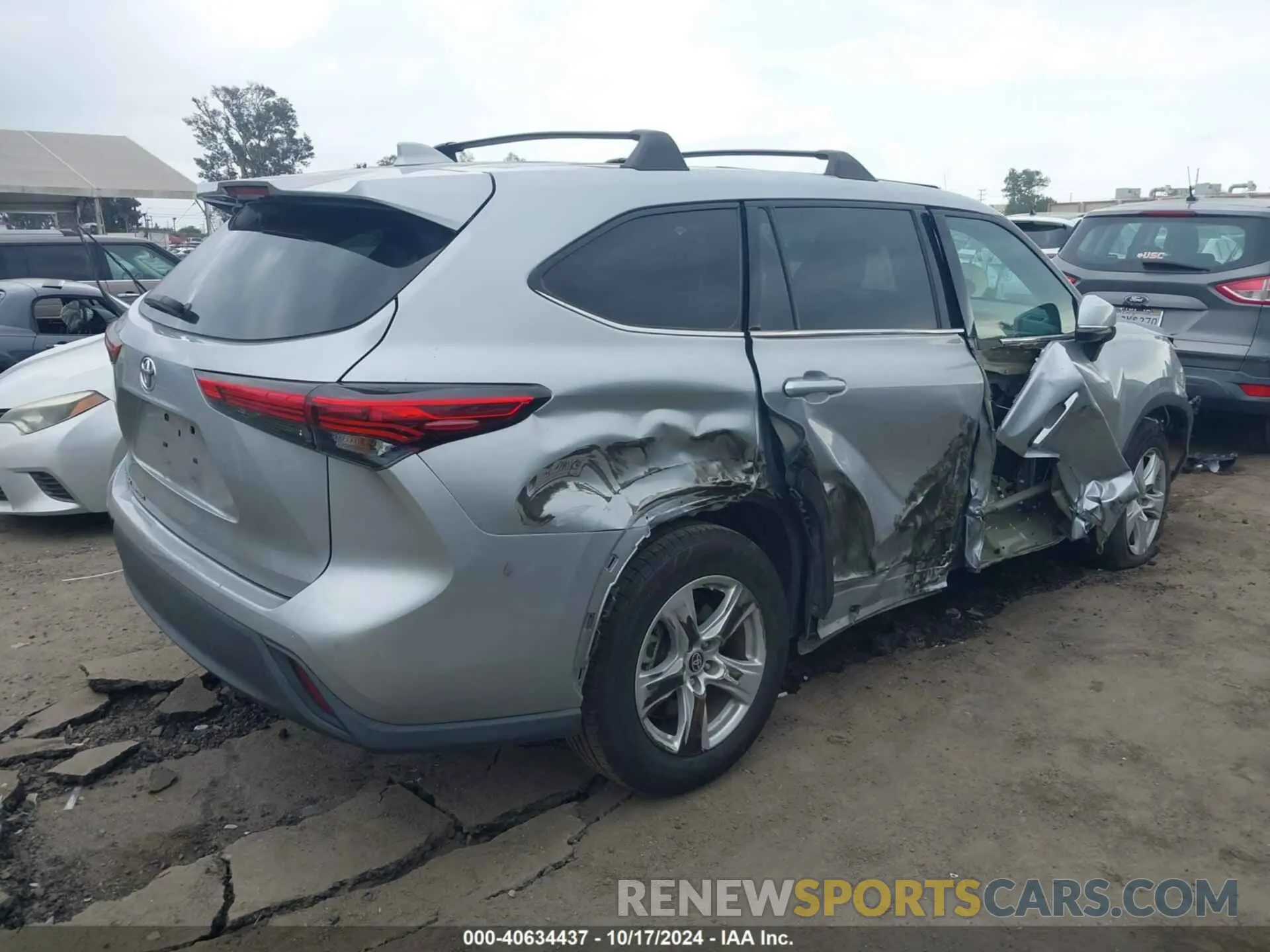 4 Фотография поврежденного автомобиля 5TDCZRAHXLS017871 TOYOTA HIGHLANDER 2020