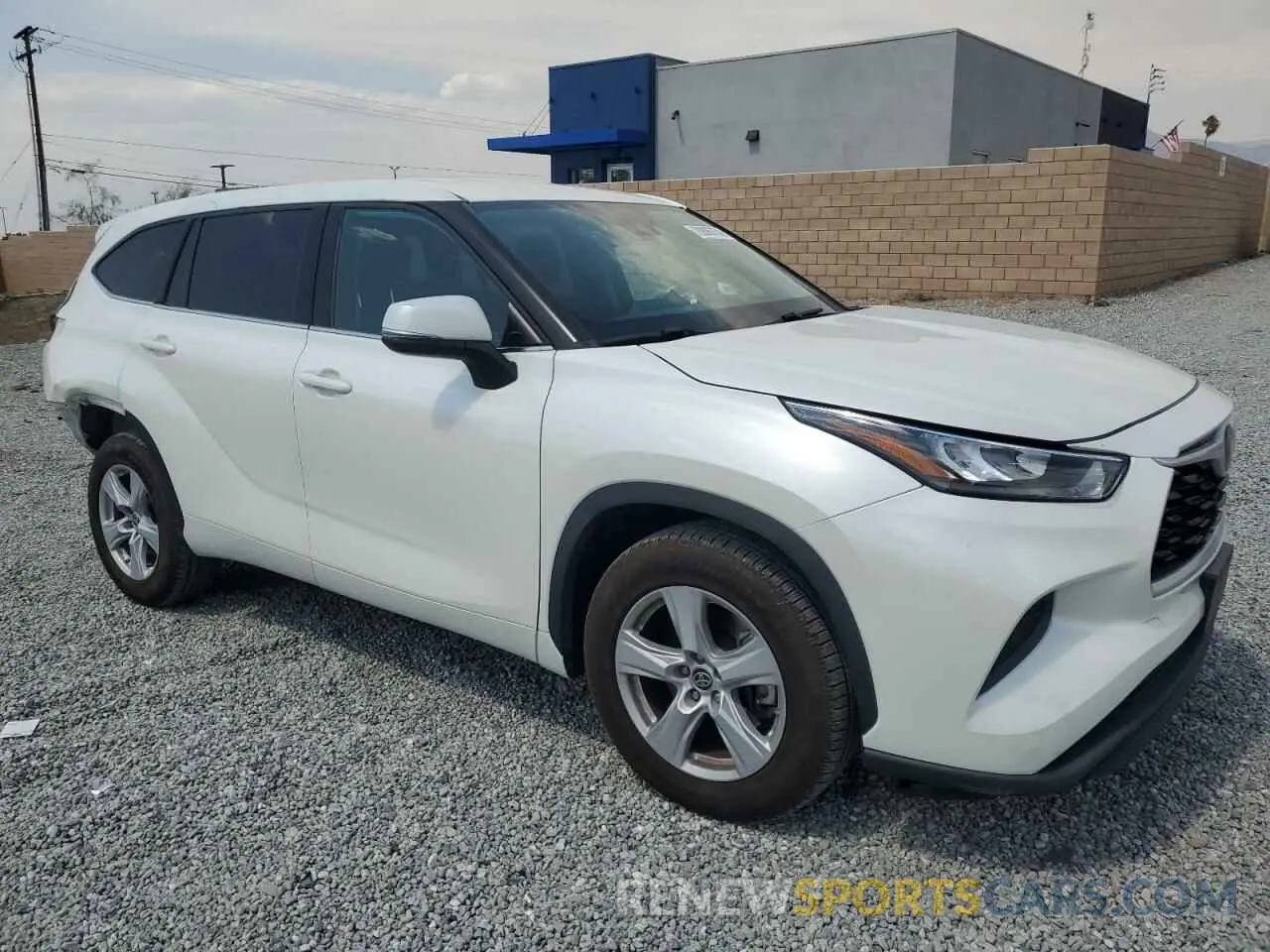 4 Photograph of a damaged car 5TDCZRAHXLS501555 TOYOTA HIGHLANDER 2020