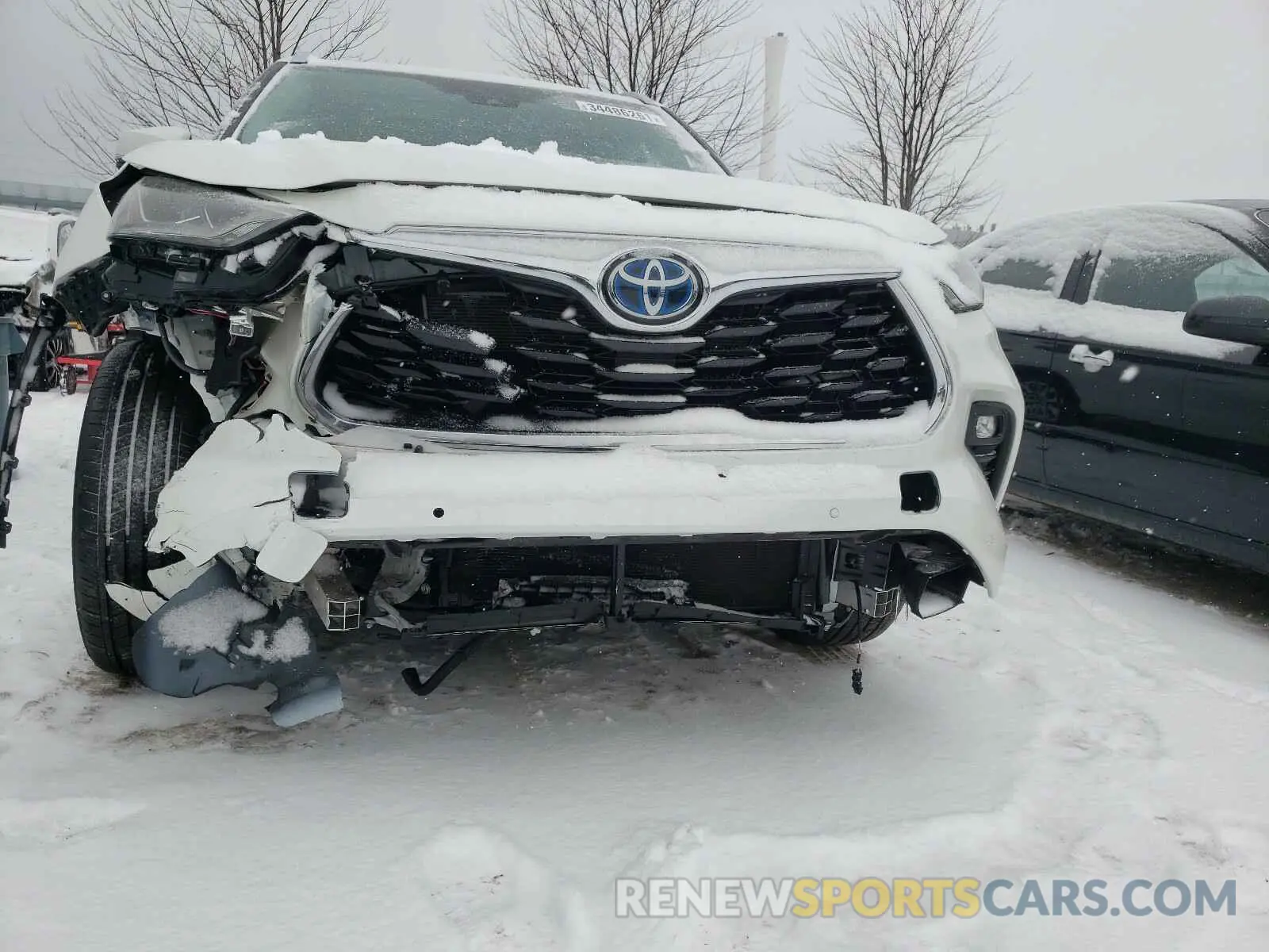 9 Photograph of a damaged car 5TDDBRCH8LS009418 TOYOTA HIGHLANDER 2020