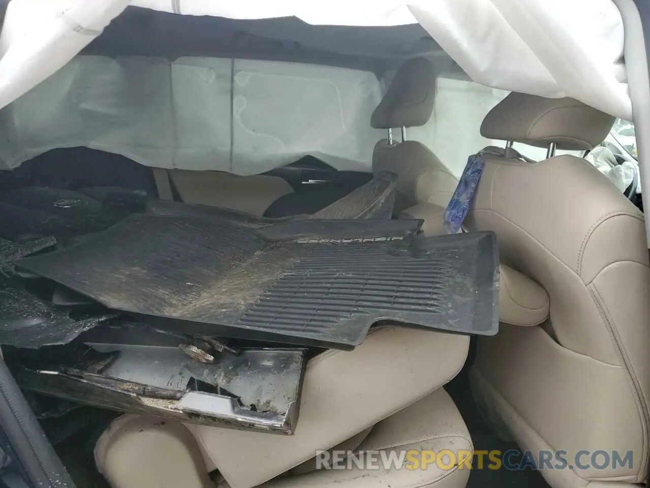 11 Photograph of a damaged car 5TDDZRBH0LS024606 TOYOTA HIGHLANDER 2020